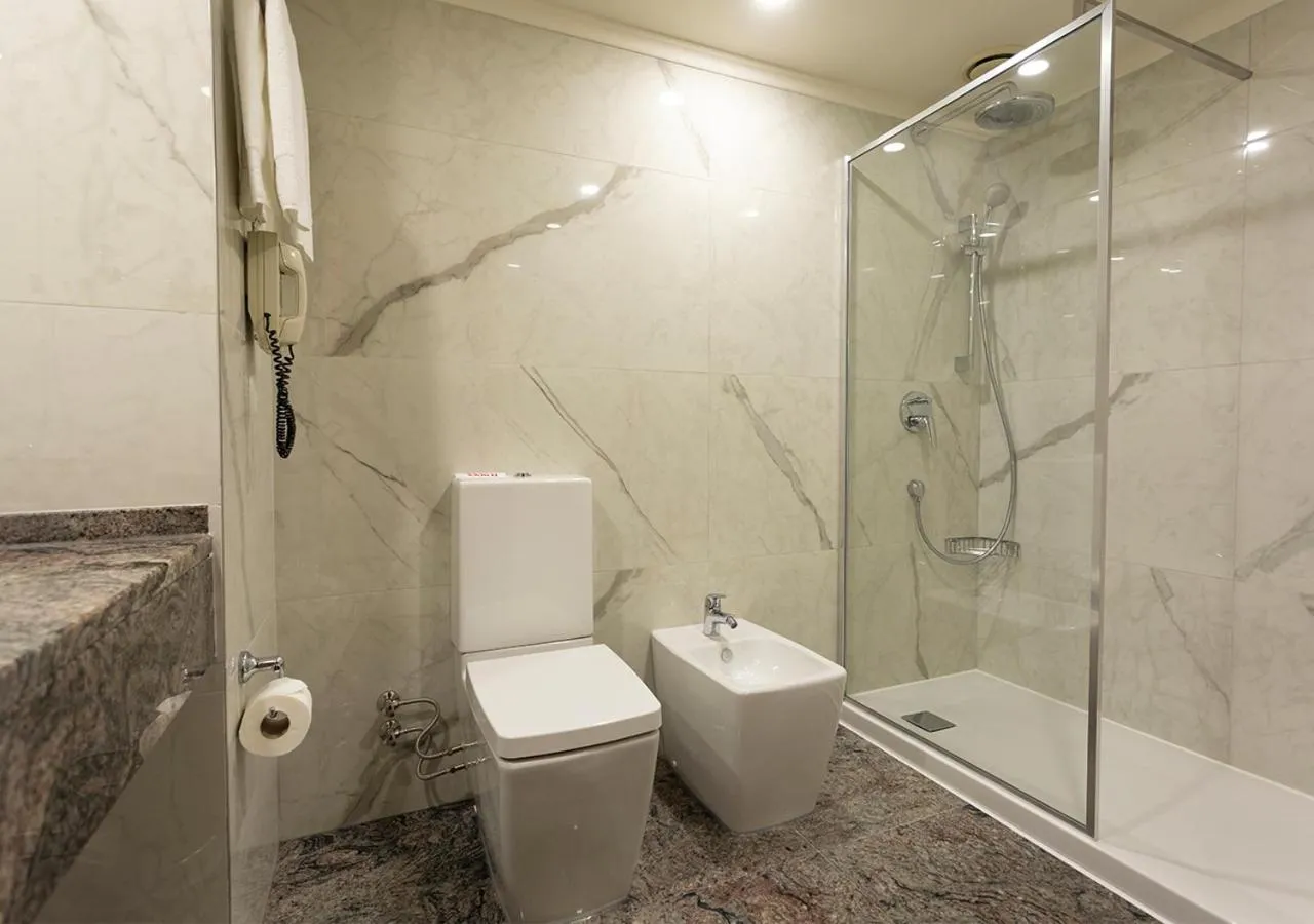 Shower in Zorlu Grand Hotel Trabzon