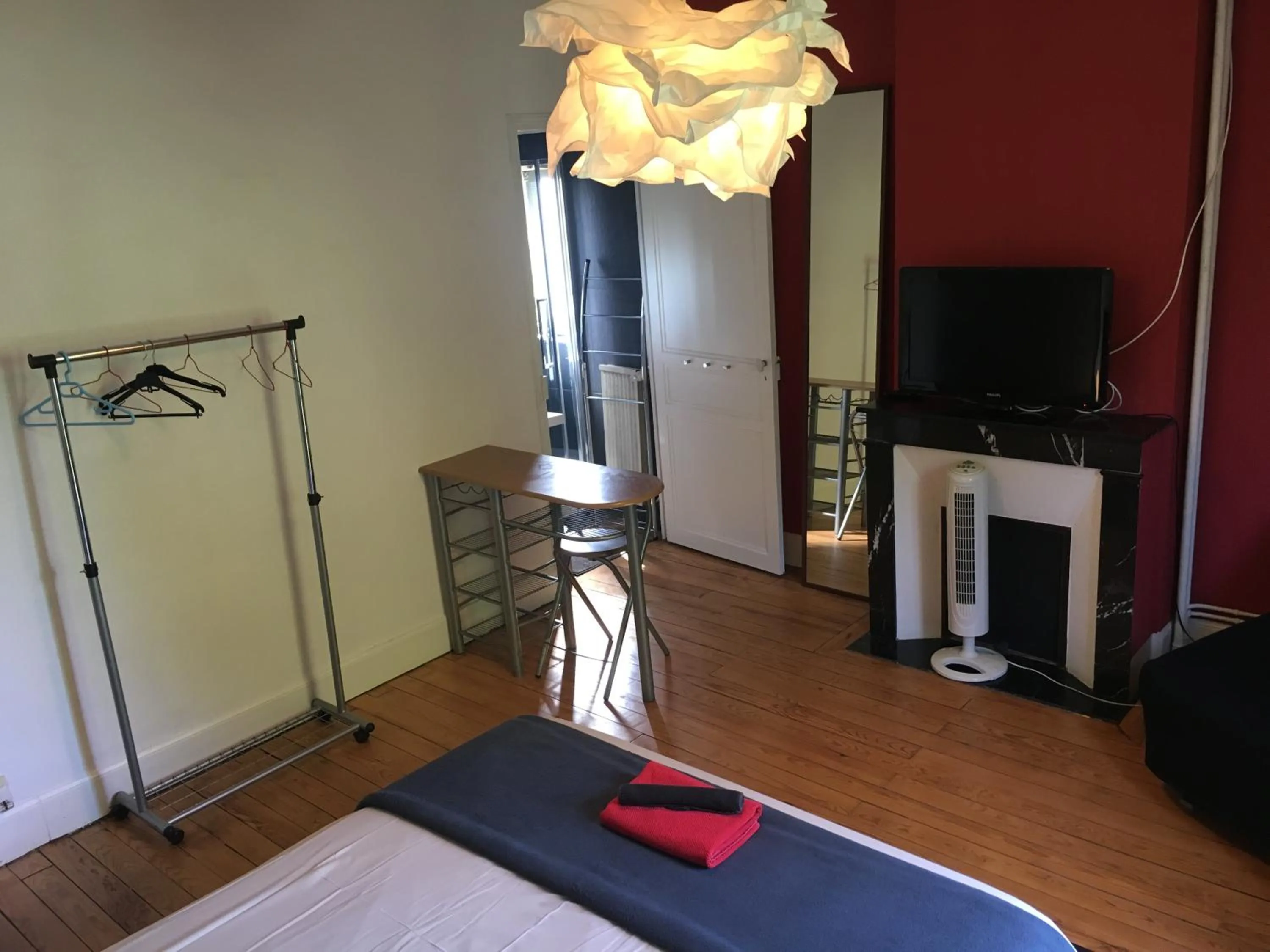 Photo of the whole room in Chez Dan et Véro - Chambre d'hôte