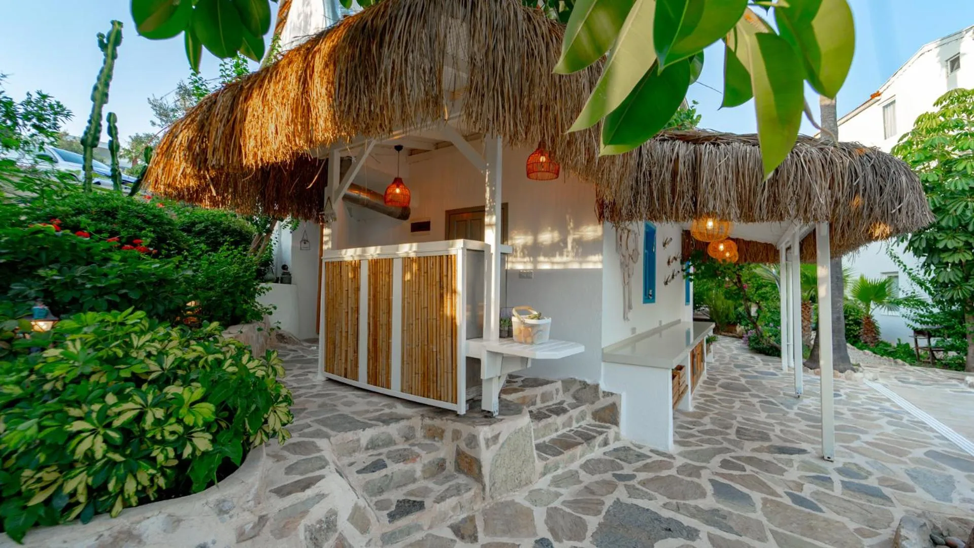 Golden Lighthouse Hotel