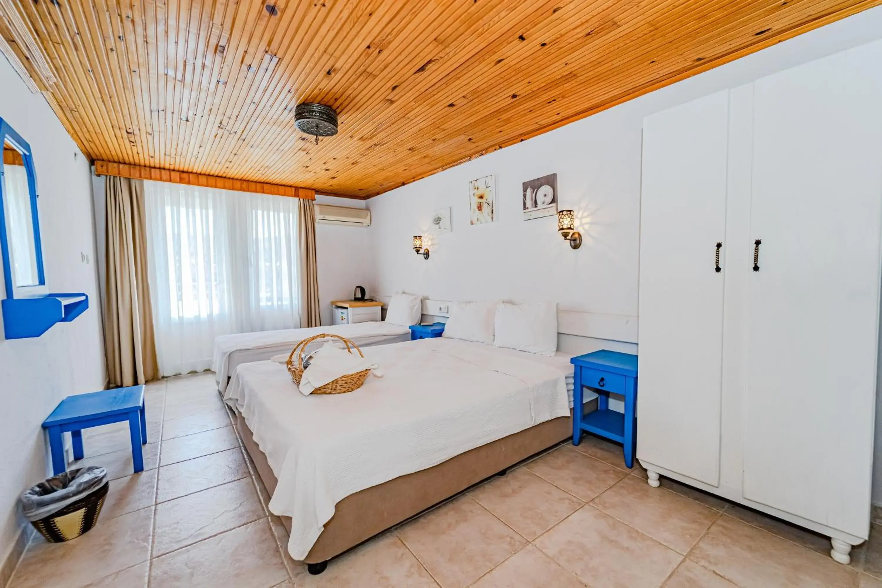 Standard Triple Room in Golden Lighthouse Hotel Standard Triple Room in Golden Lighthouse Hotel