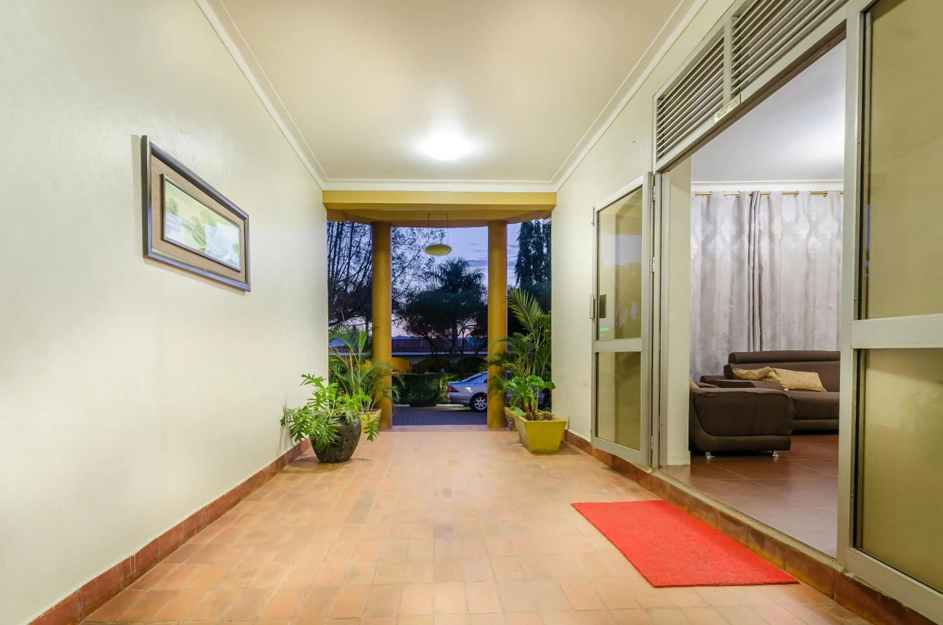 Facade/entrance in Victoria Travel Hotel