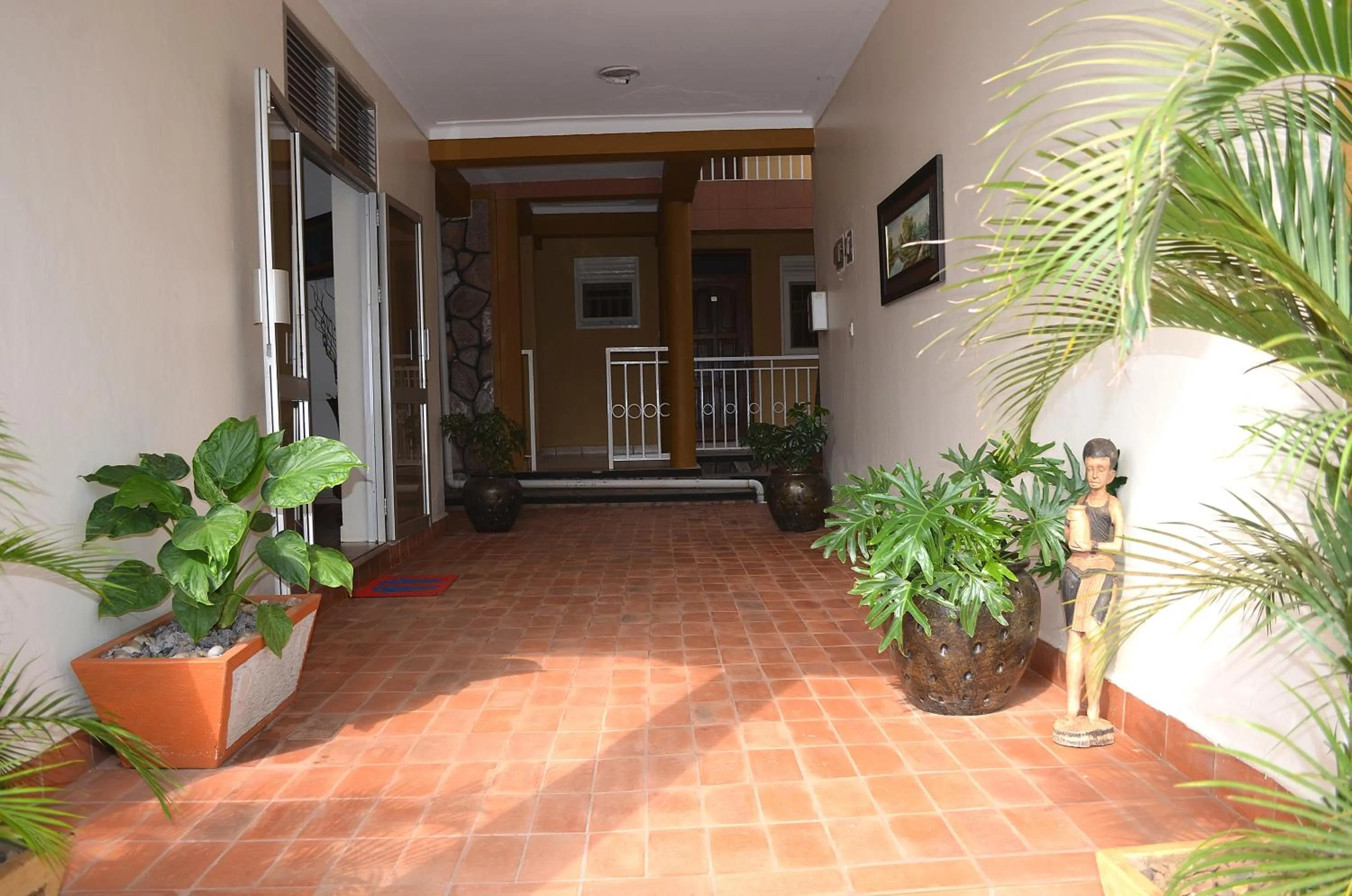 Facade/entrance in Victoria Travel Hotel