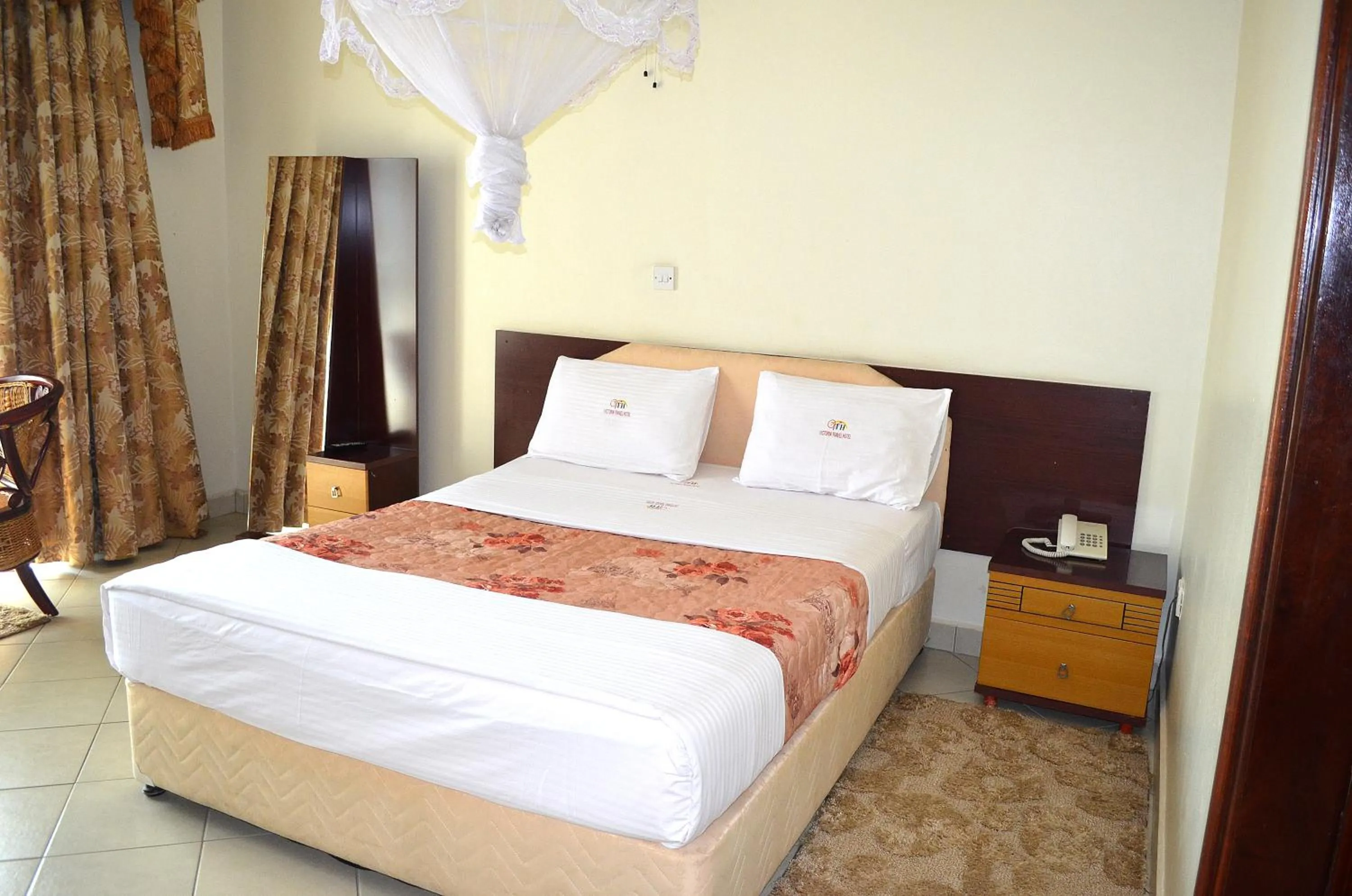 Photo of the whole room in Victoria Travel Hotel