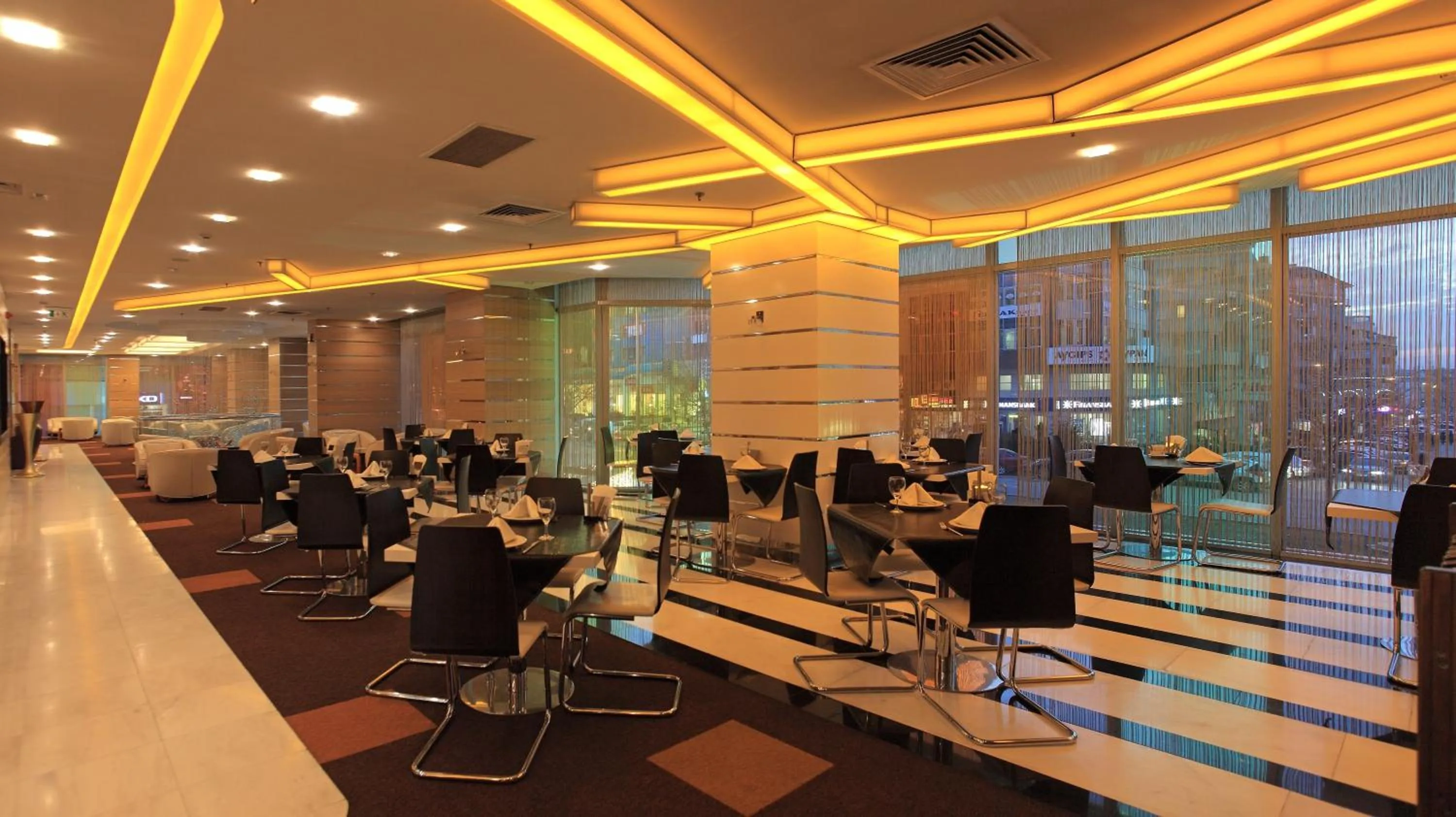 Restaurant/places to eat in City Hotel Ankara