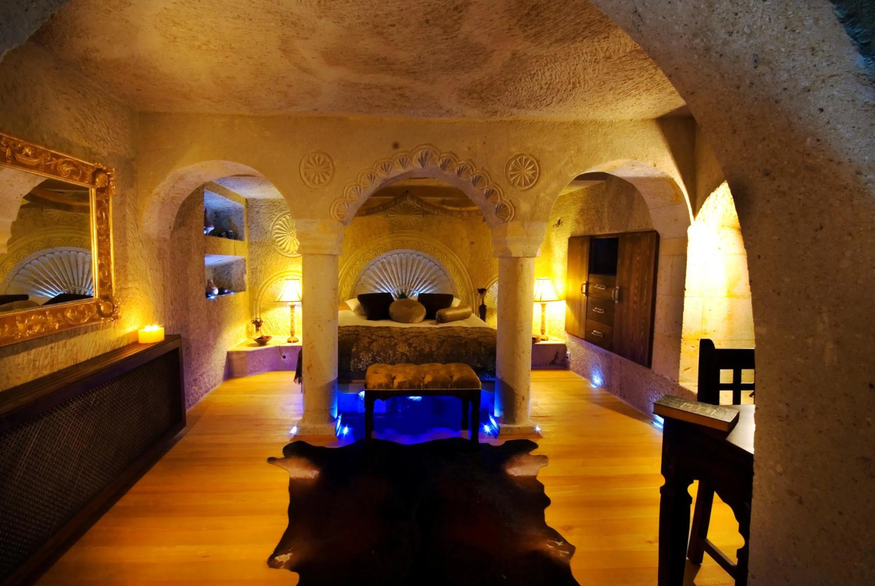 Photo of the whole room, Bed in Cappadocia Perimasali Cave Hotel