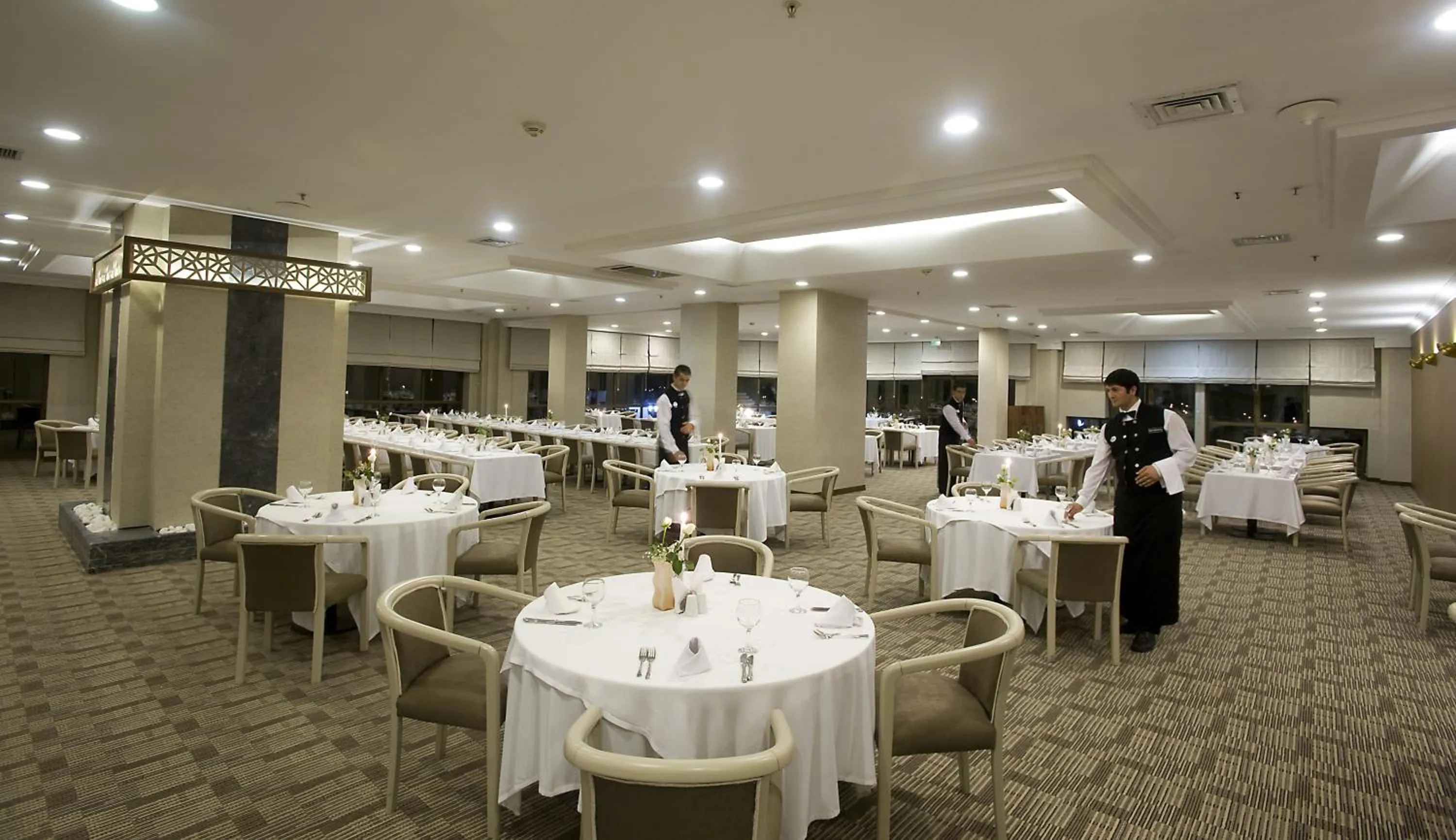 Restaurant/Places to Eat in Kervansaray Thermal Convention Center & Spa