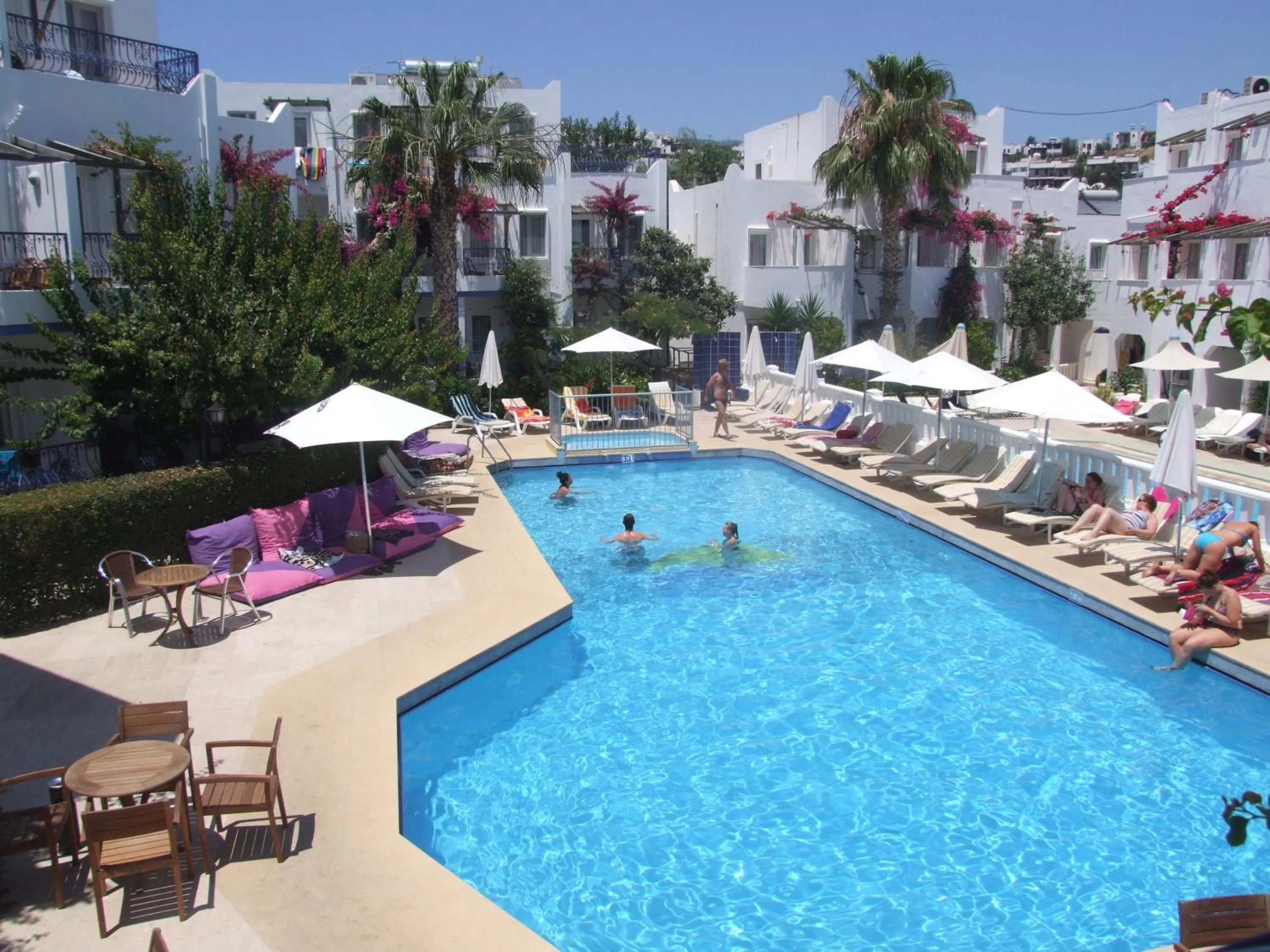 Swimming pool in Serhan Hotel