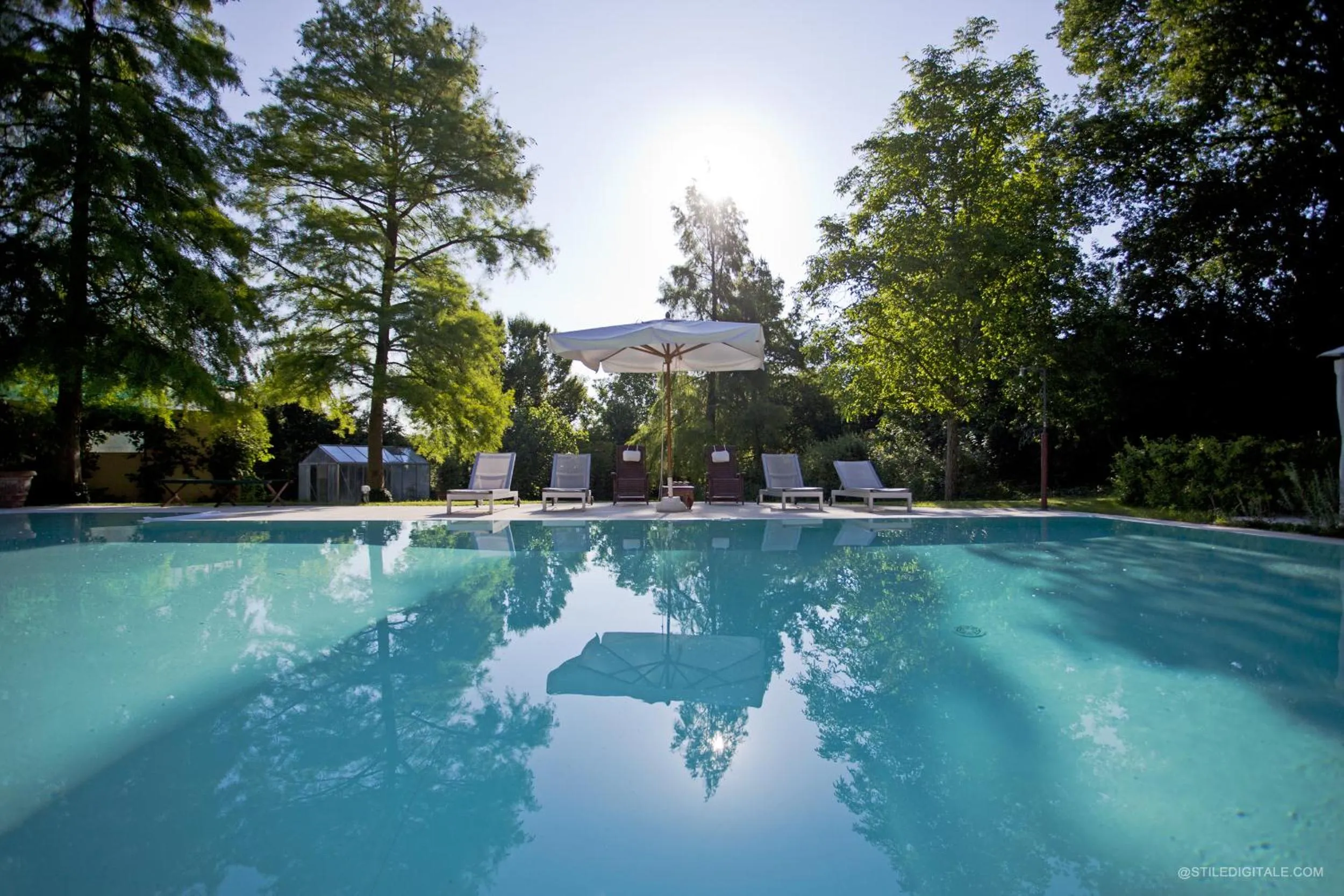 Swimming pool in Pragatto Hills by Casino di Pragatto