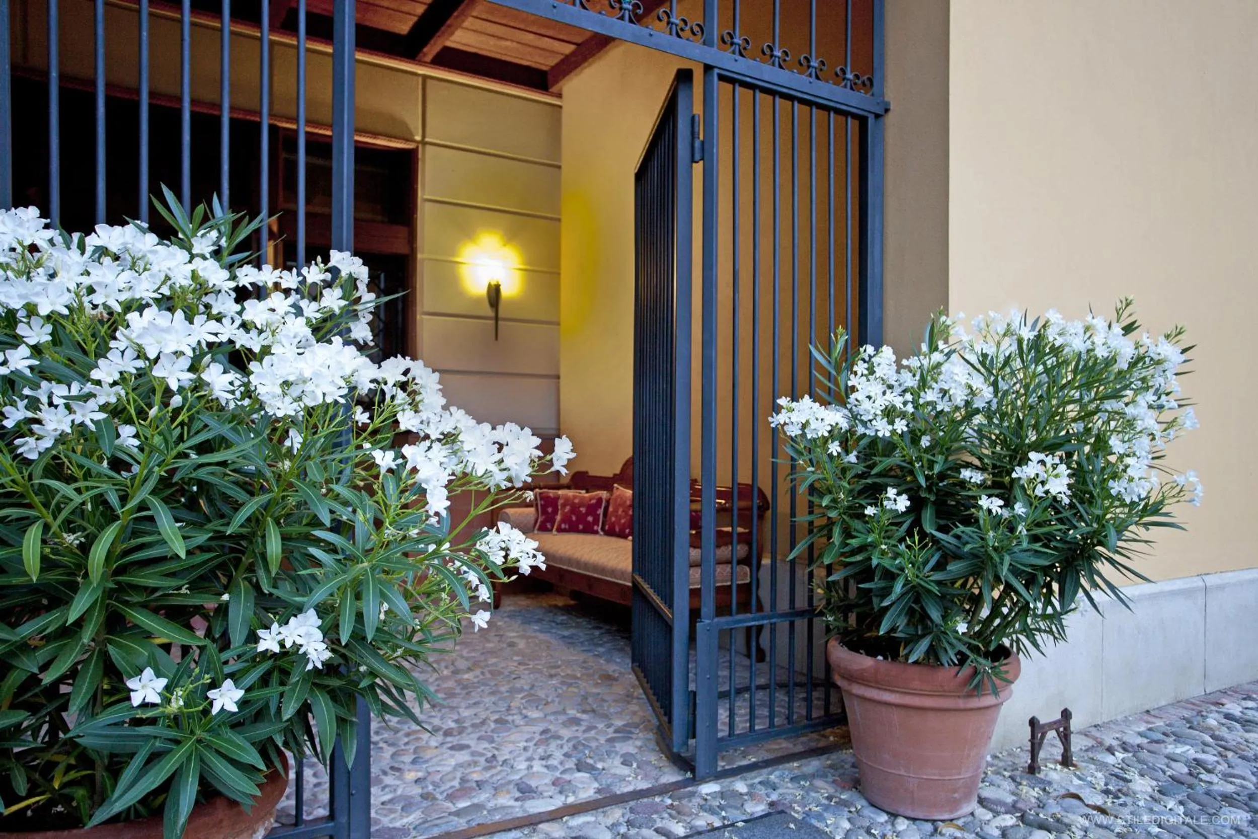 Patio in Pragatto Hills by Casino di Pragatto