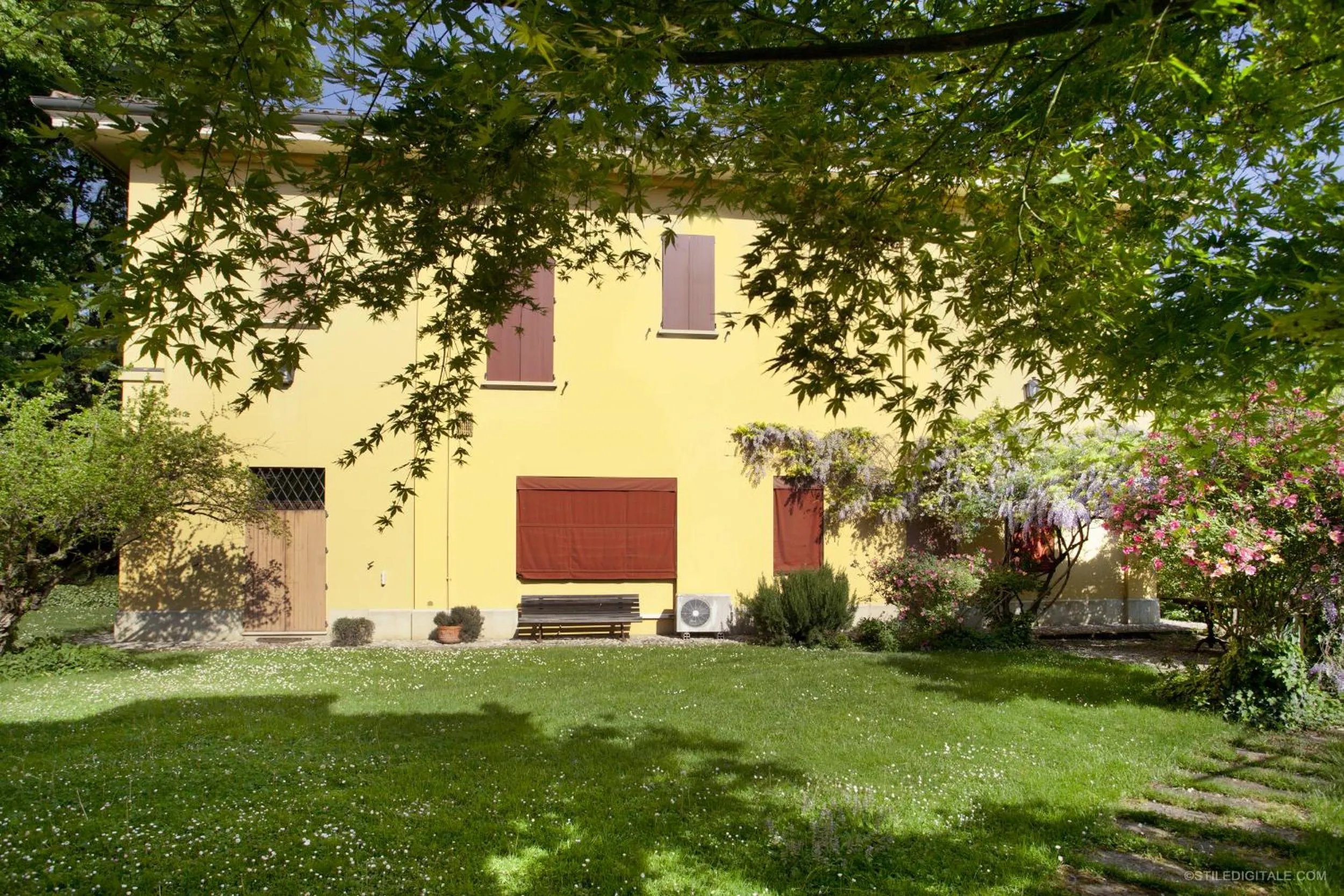 Property building in Pragatto Hills by Casino di Pragatto