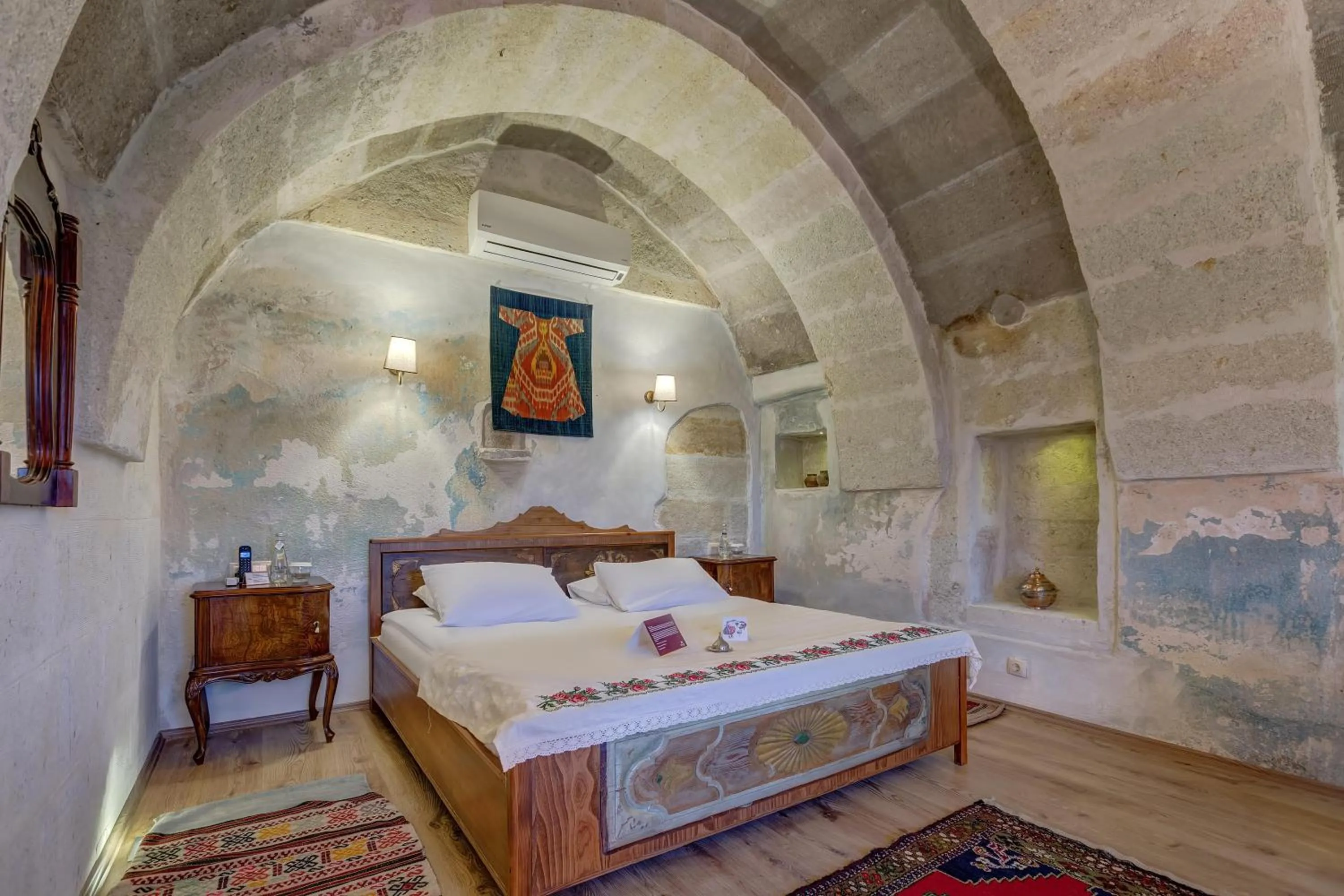 Photo of the whole room, Bed in Taskonaklar