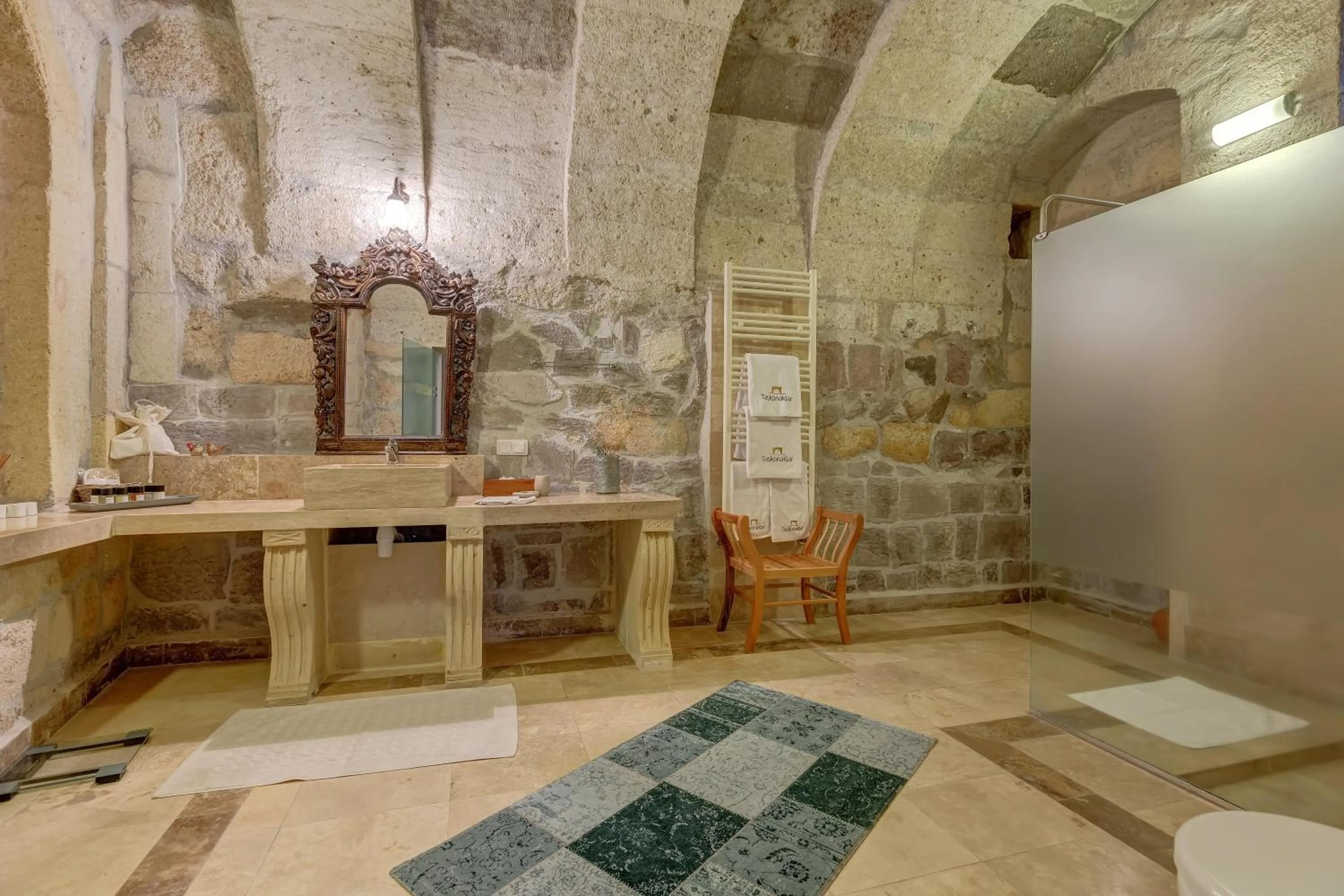 Photo of the whole room in Taskonaklar