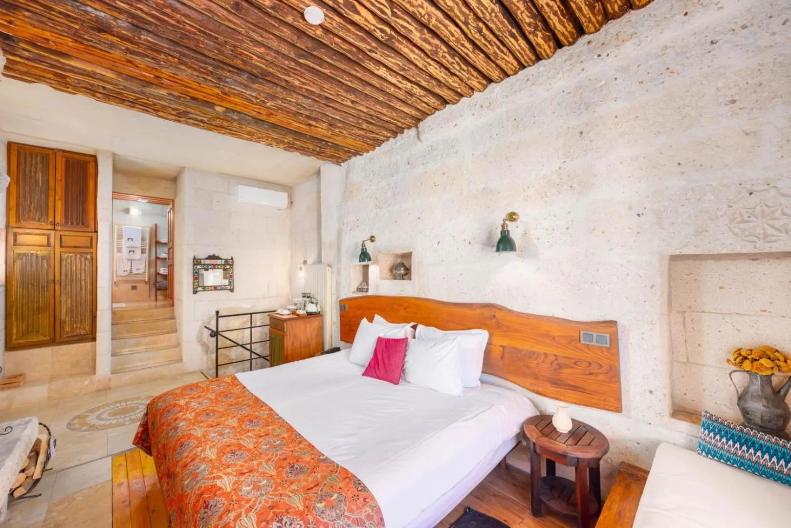 Photo of the whole room, Bed in Taskonaklar