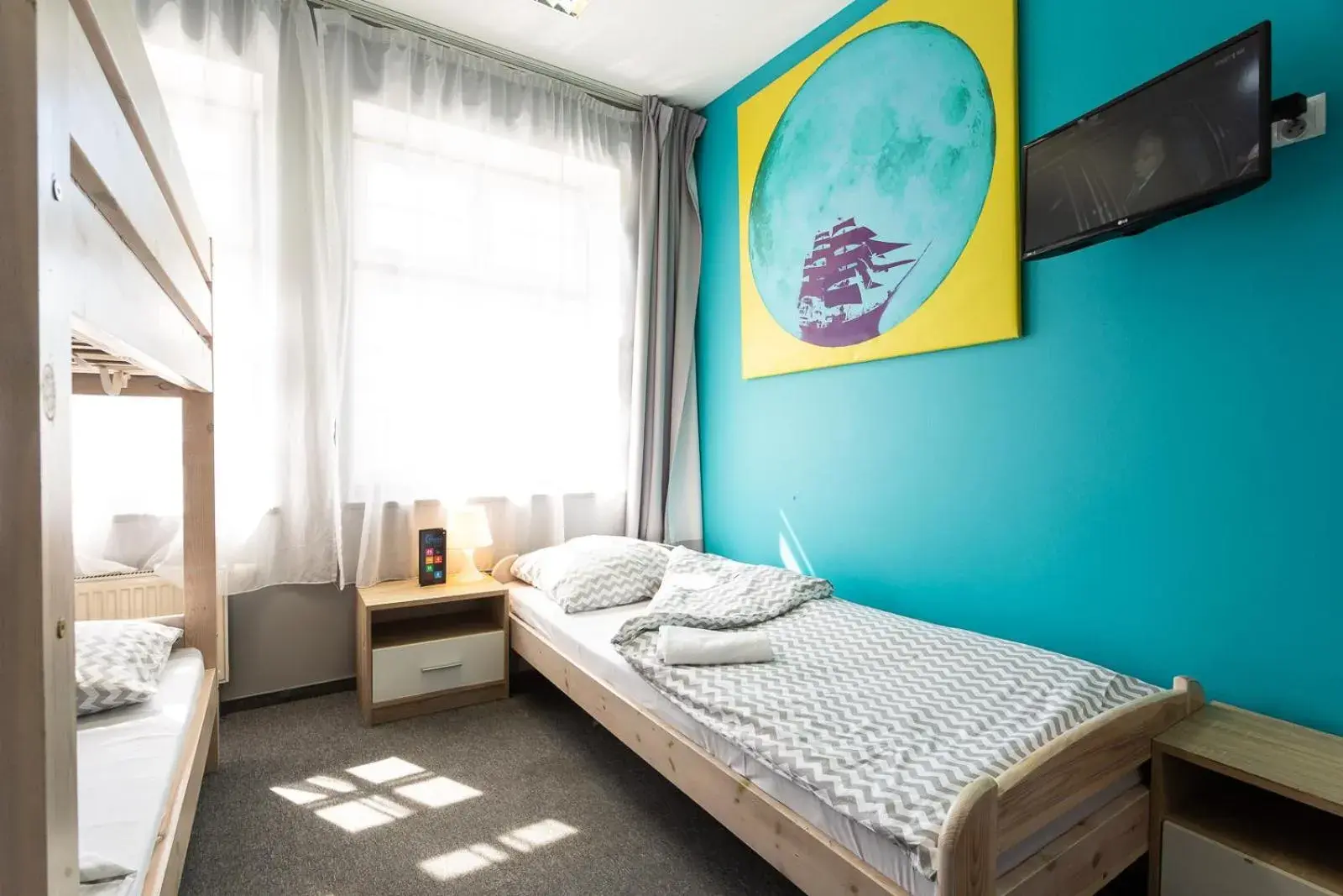 Triple Room with Shared Bathroom in Moon Hostel Gdańsk Triple Room with Shared Bathroom in Moon Hostel Gdańsk