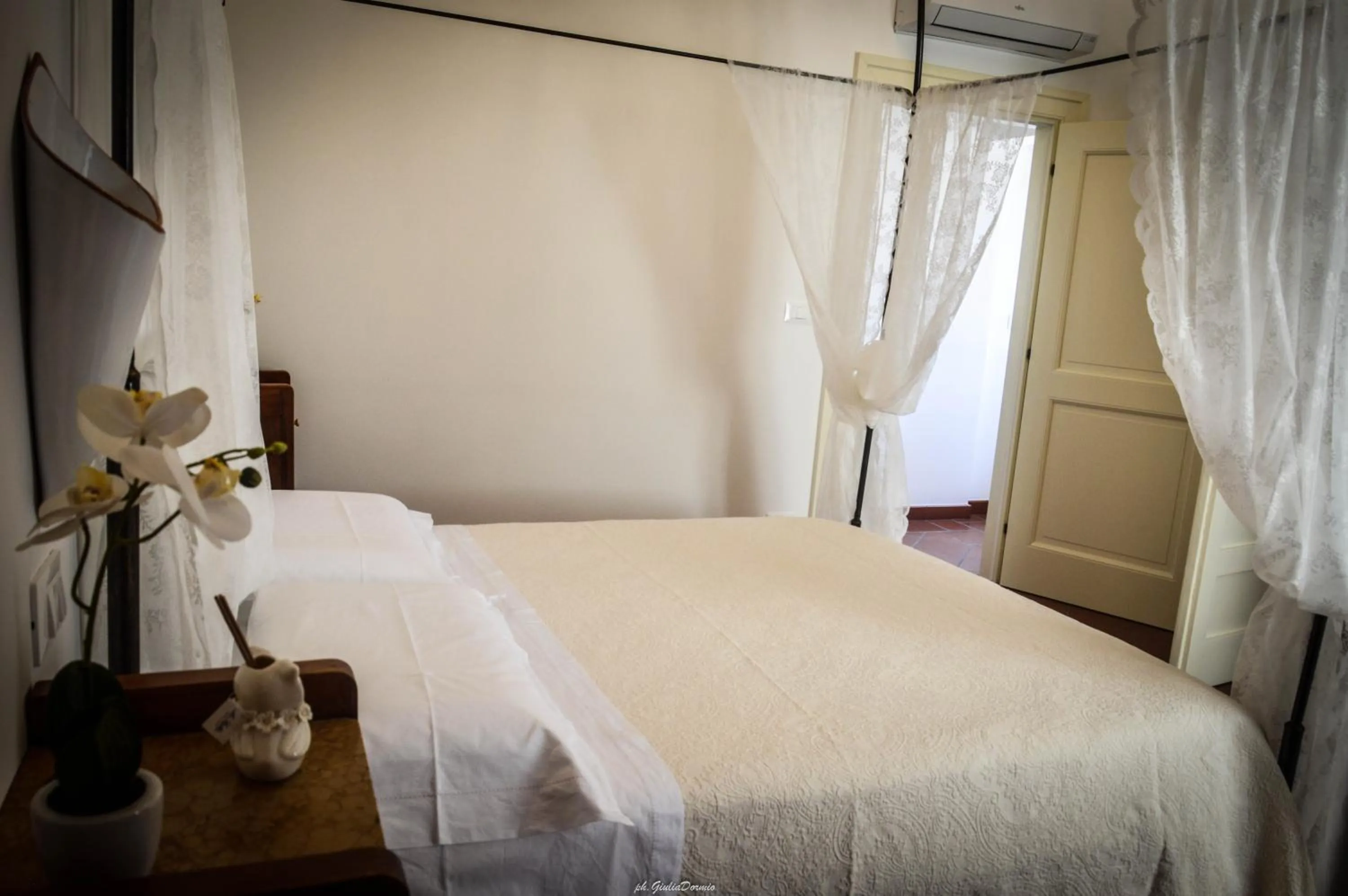 Bedroom, Bed in Le Garitte