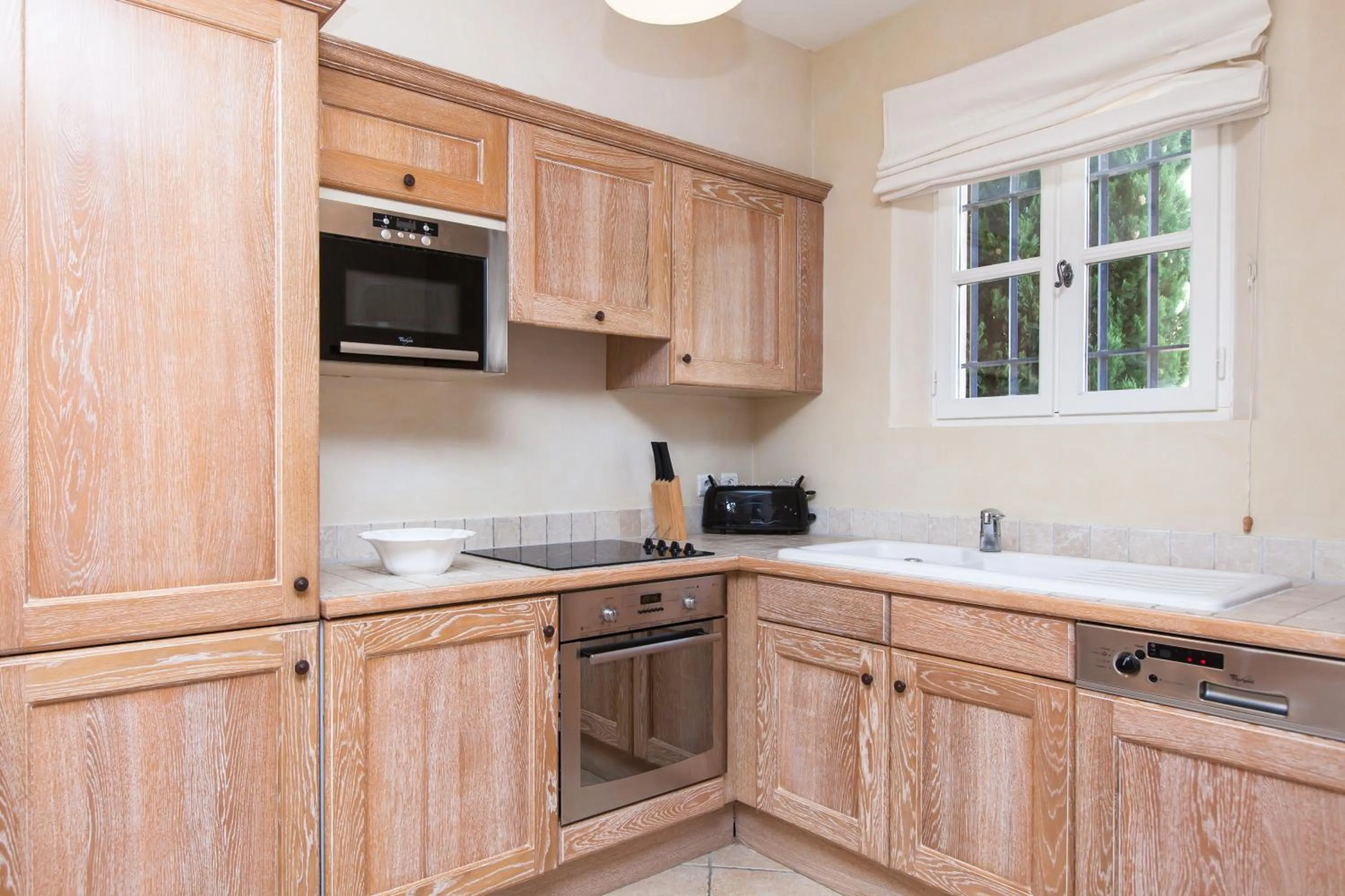 Kitchen or kitchenette in Saint-Tropez Golf Residences