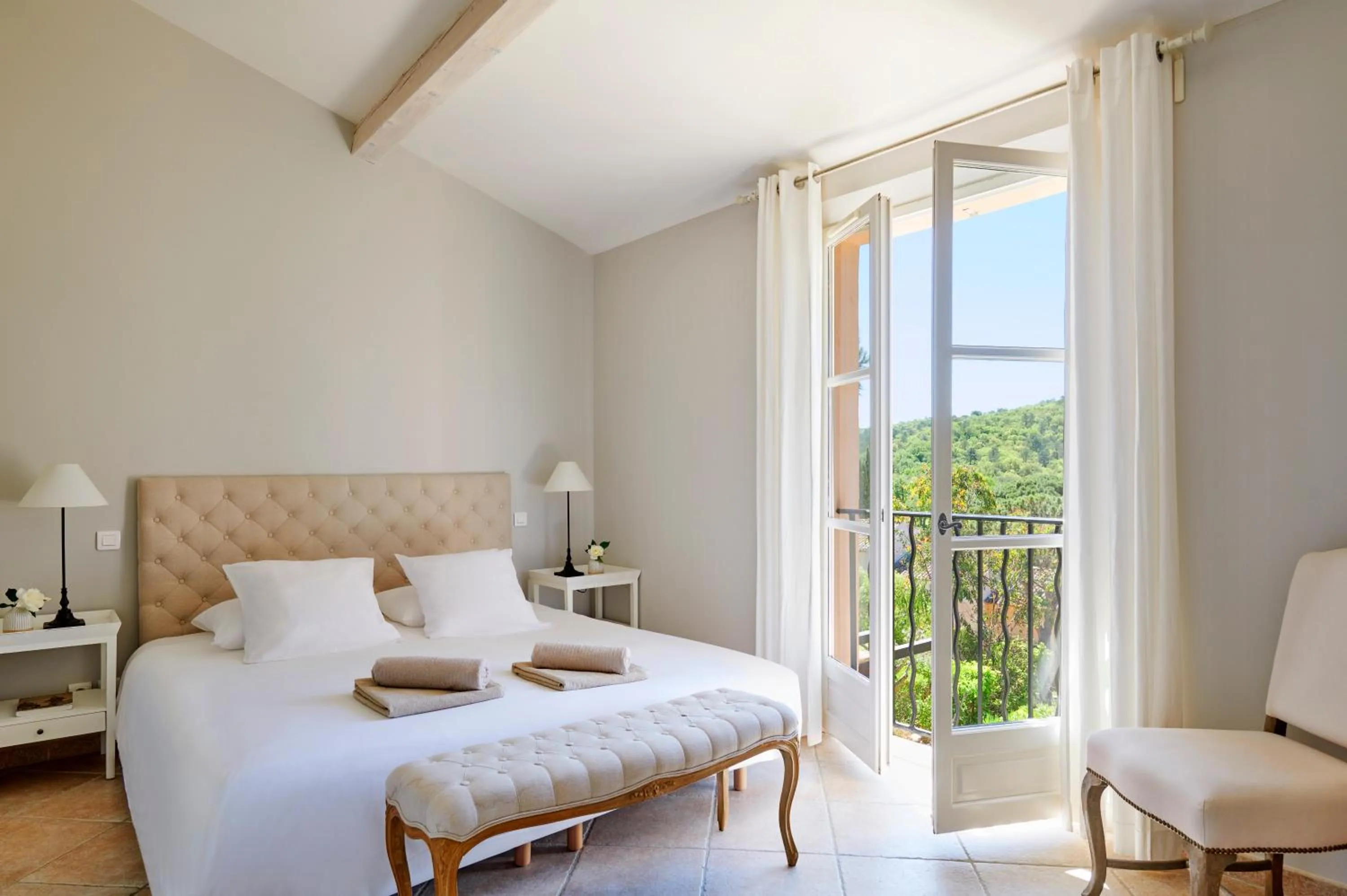 Balcony/Terrace, Bed in Saint-Tropez Golf Residences
