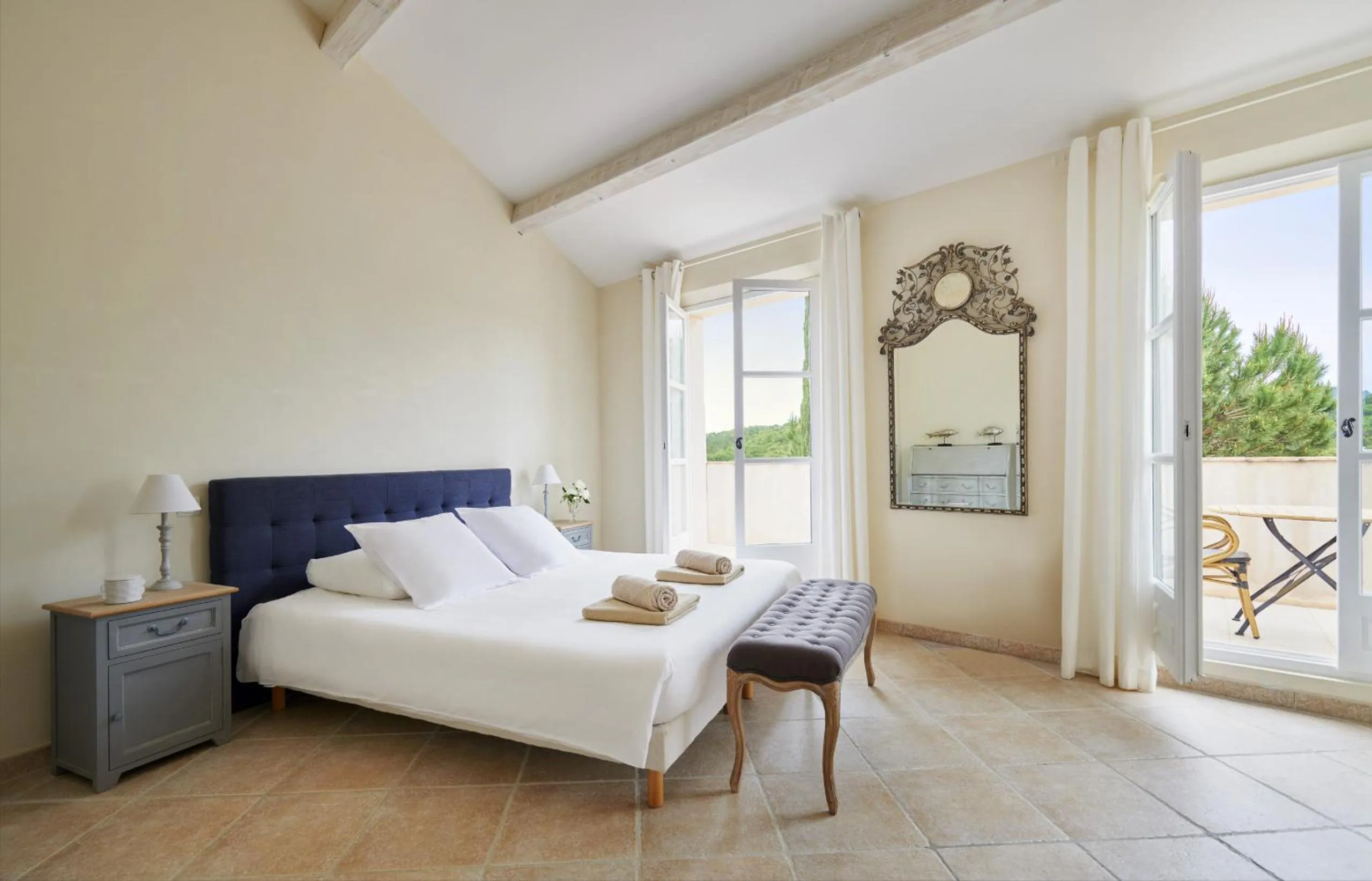 Bed in Saint-Tropez Golf Residences