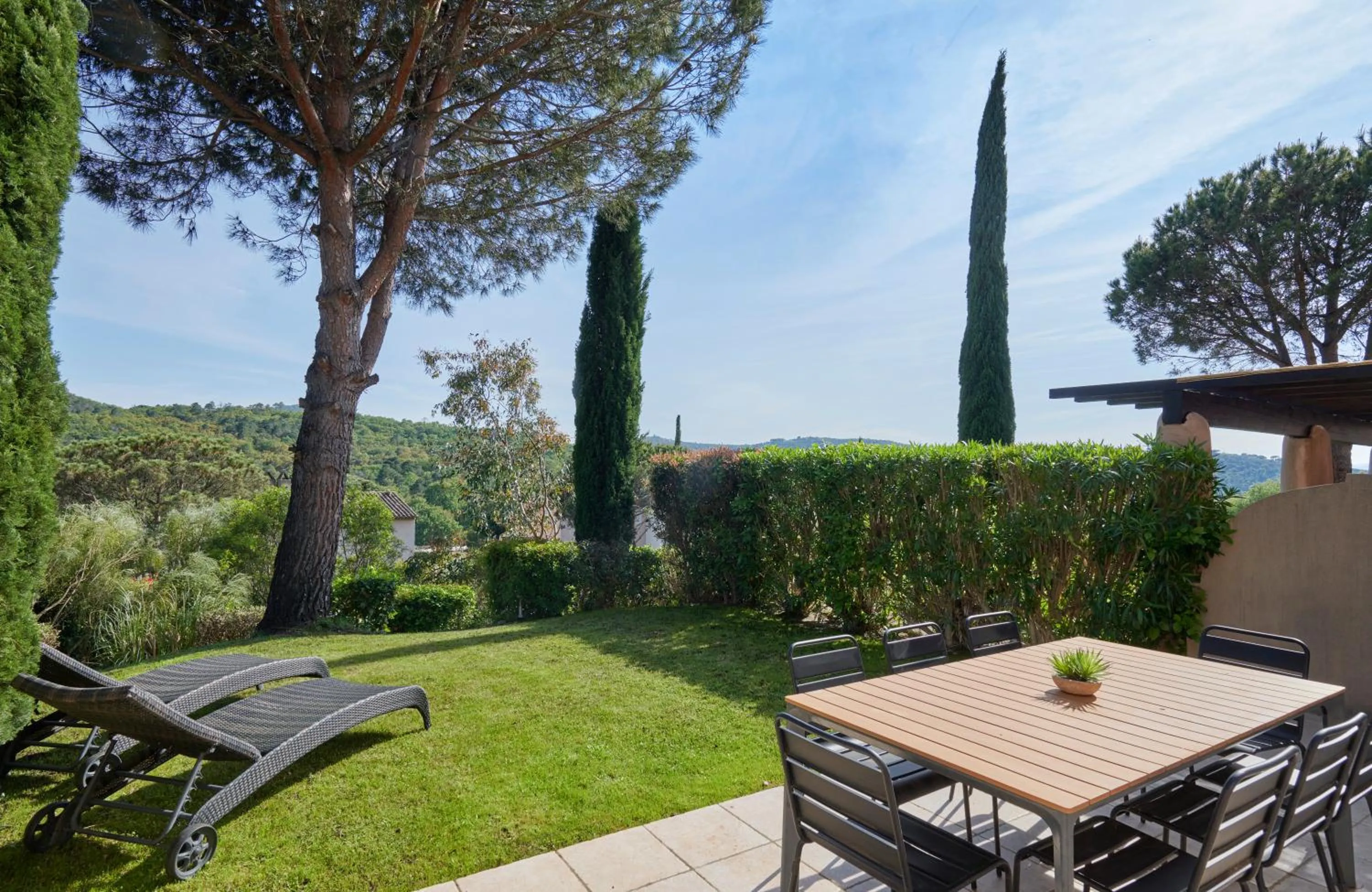 Garden in Saint-Tropez Golf Residences