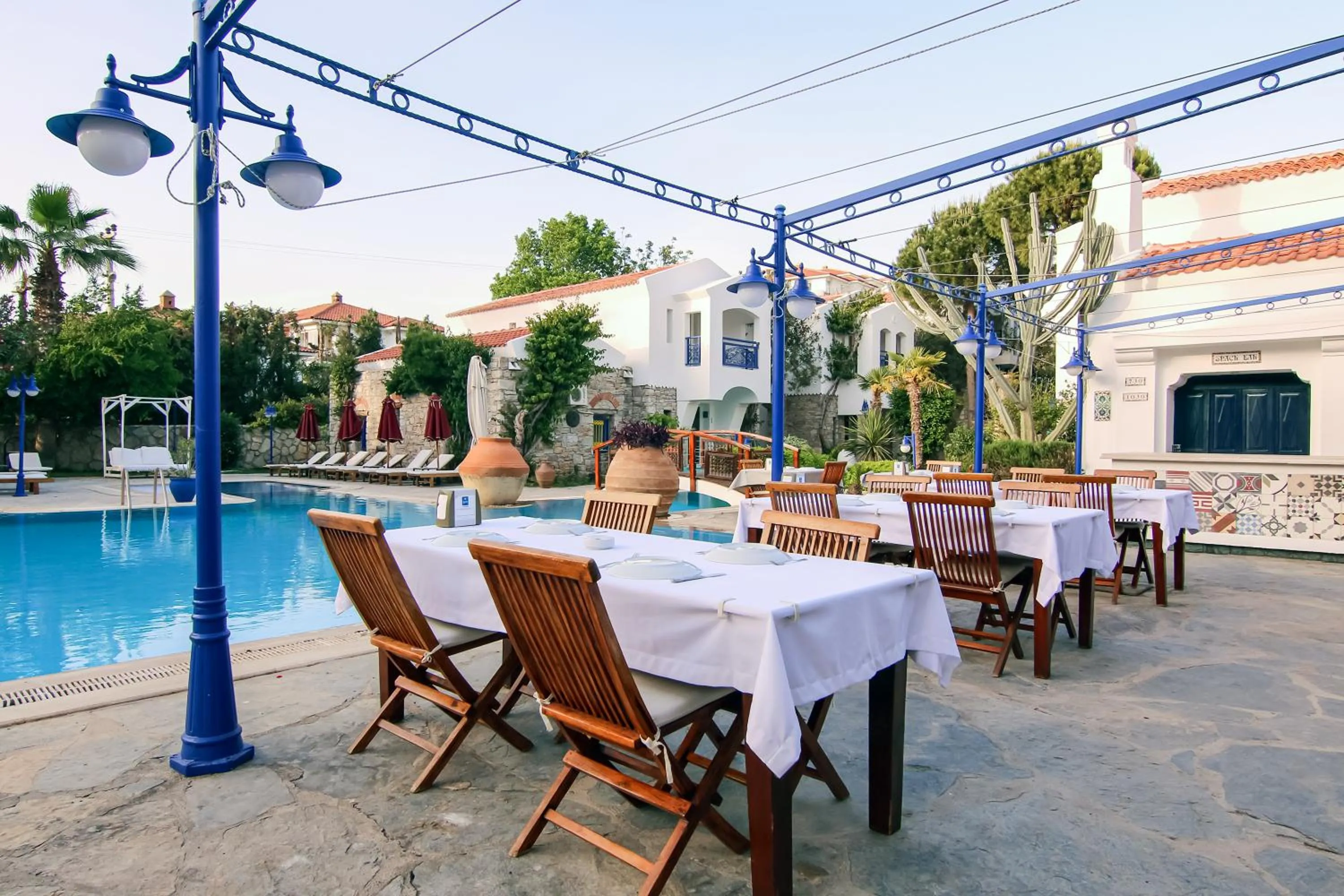 Restaurant/places to eat in Marphe Hotel