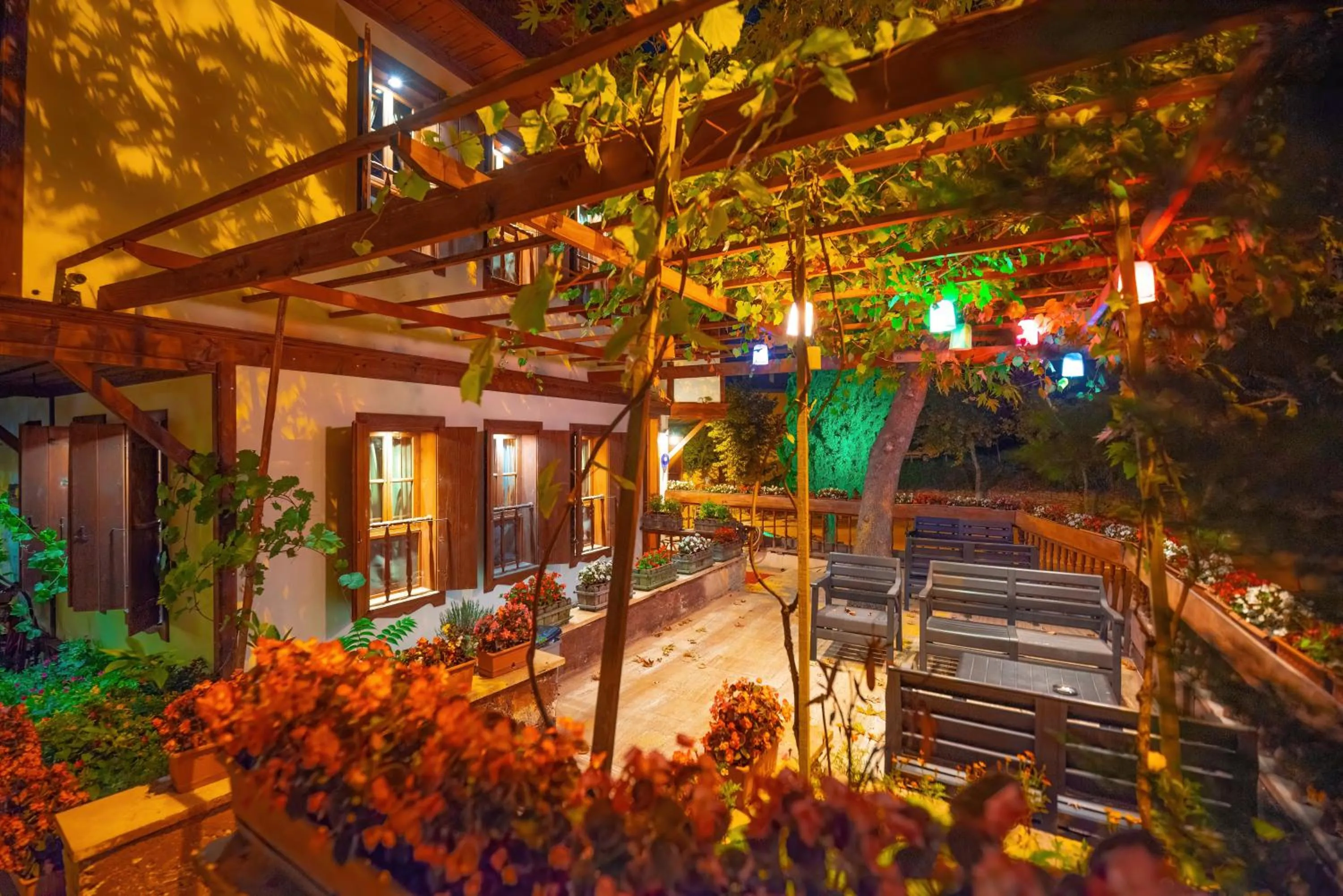 Garden in Cesmeli Konak Garden