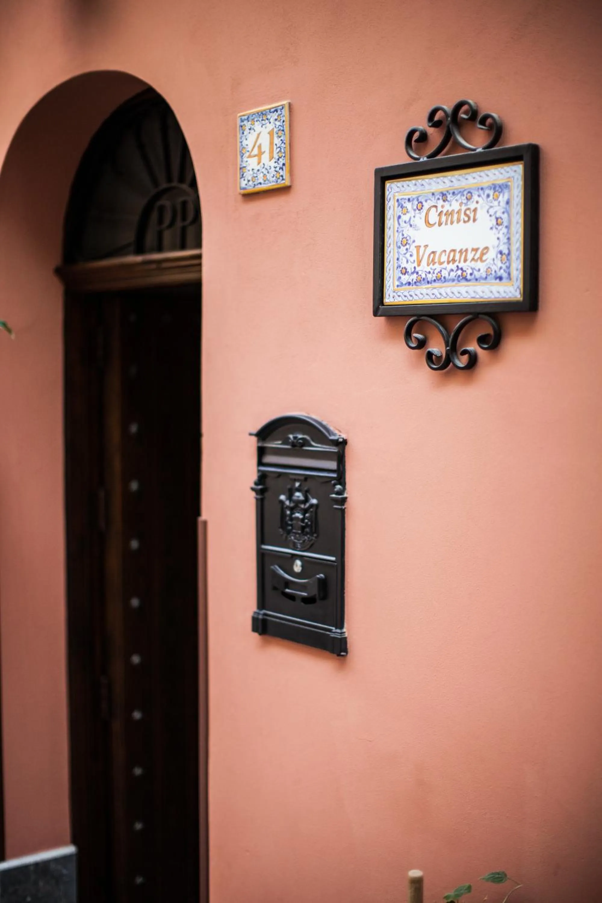 Facade/entrance in B&B Cinisi Vacanze