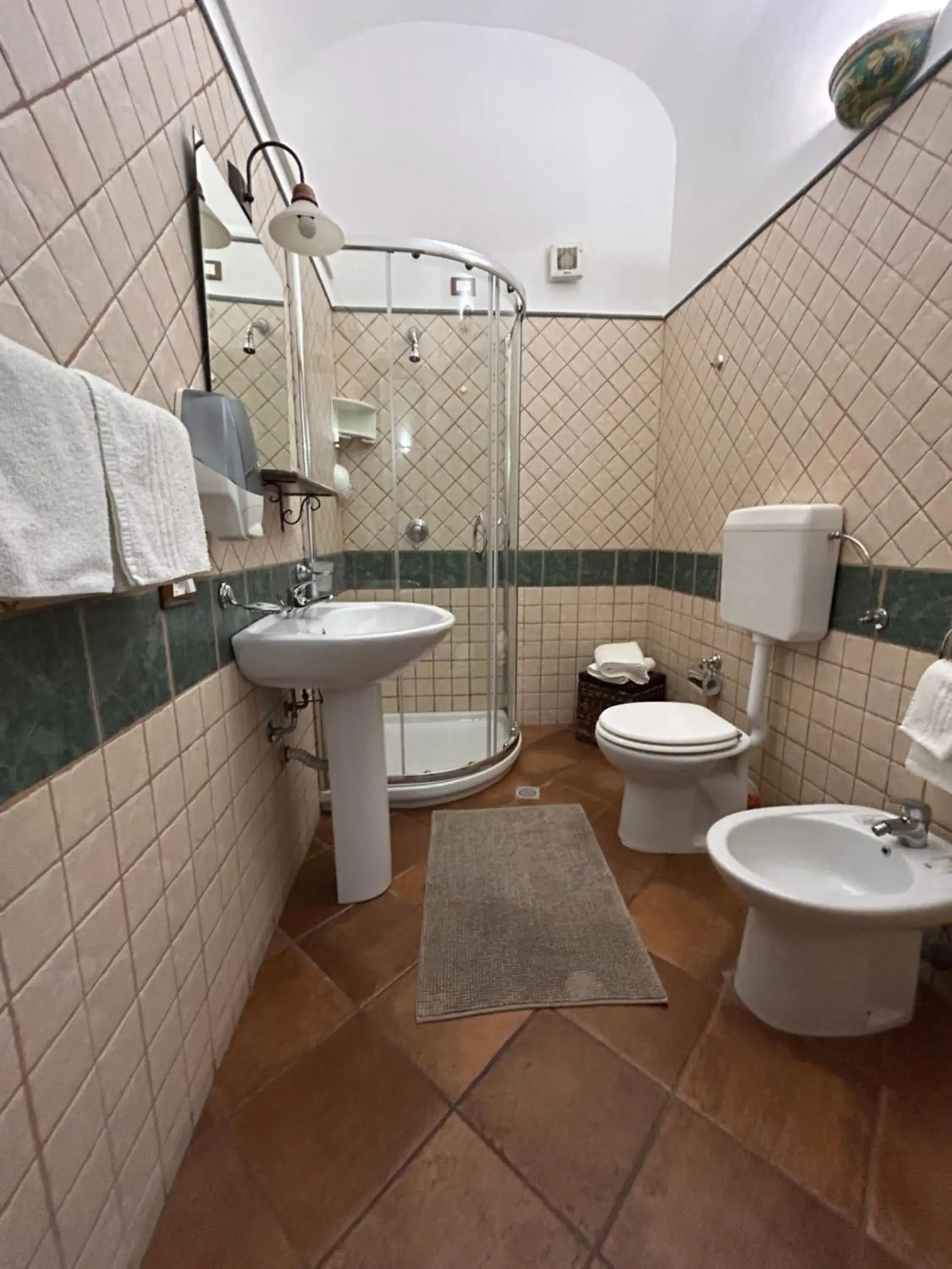 Quadruple Room with Balcony in B&B Cinisi Vacanze Quadruple Room with Balcony in B&B Cinisi Vacanze