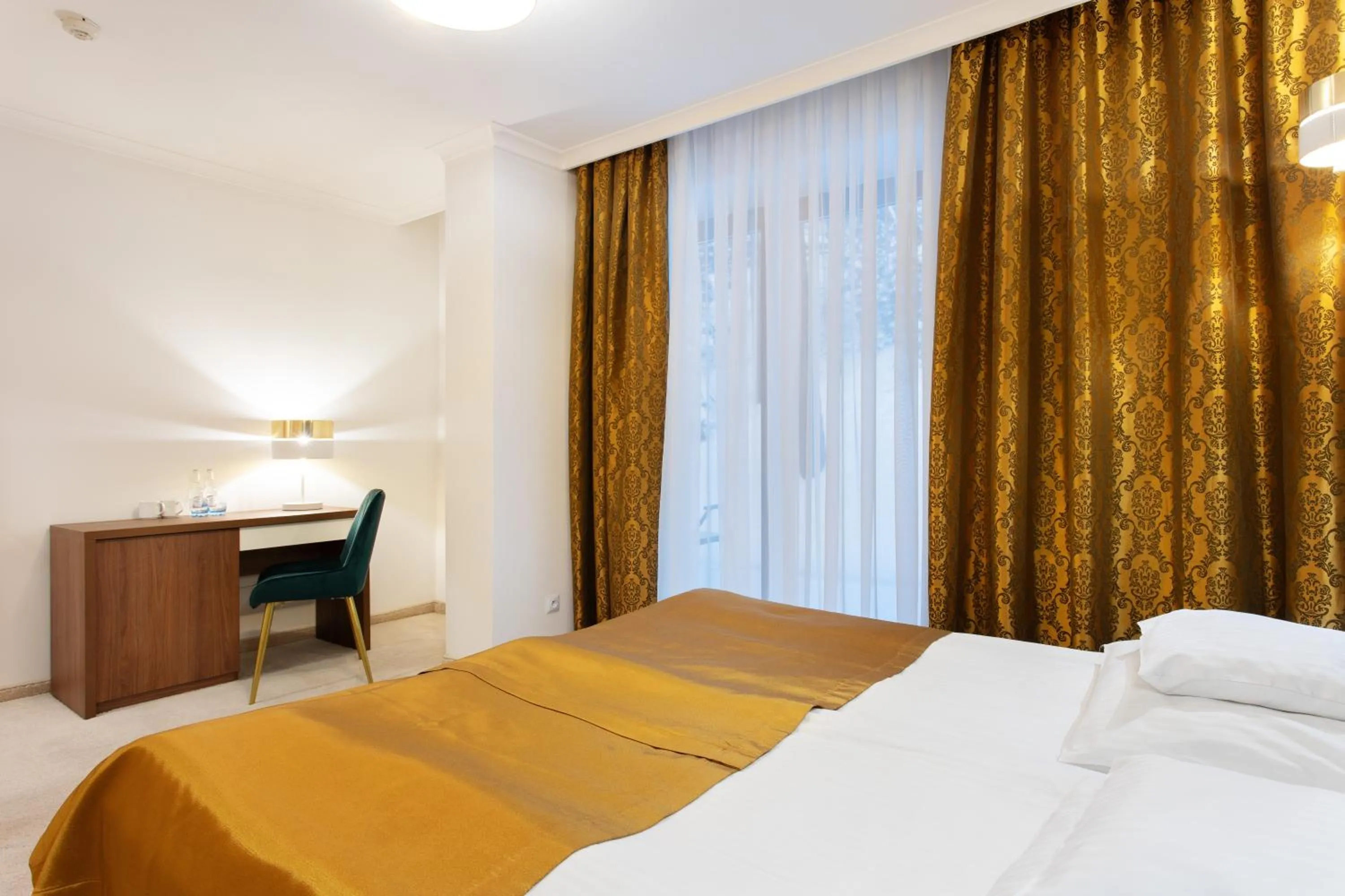 Bedroom, Bed in Hotel Pegaz