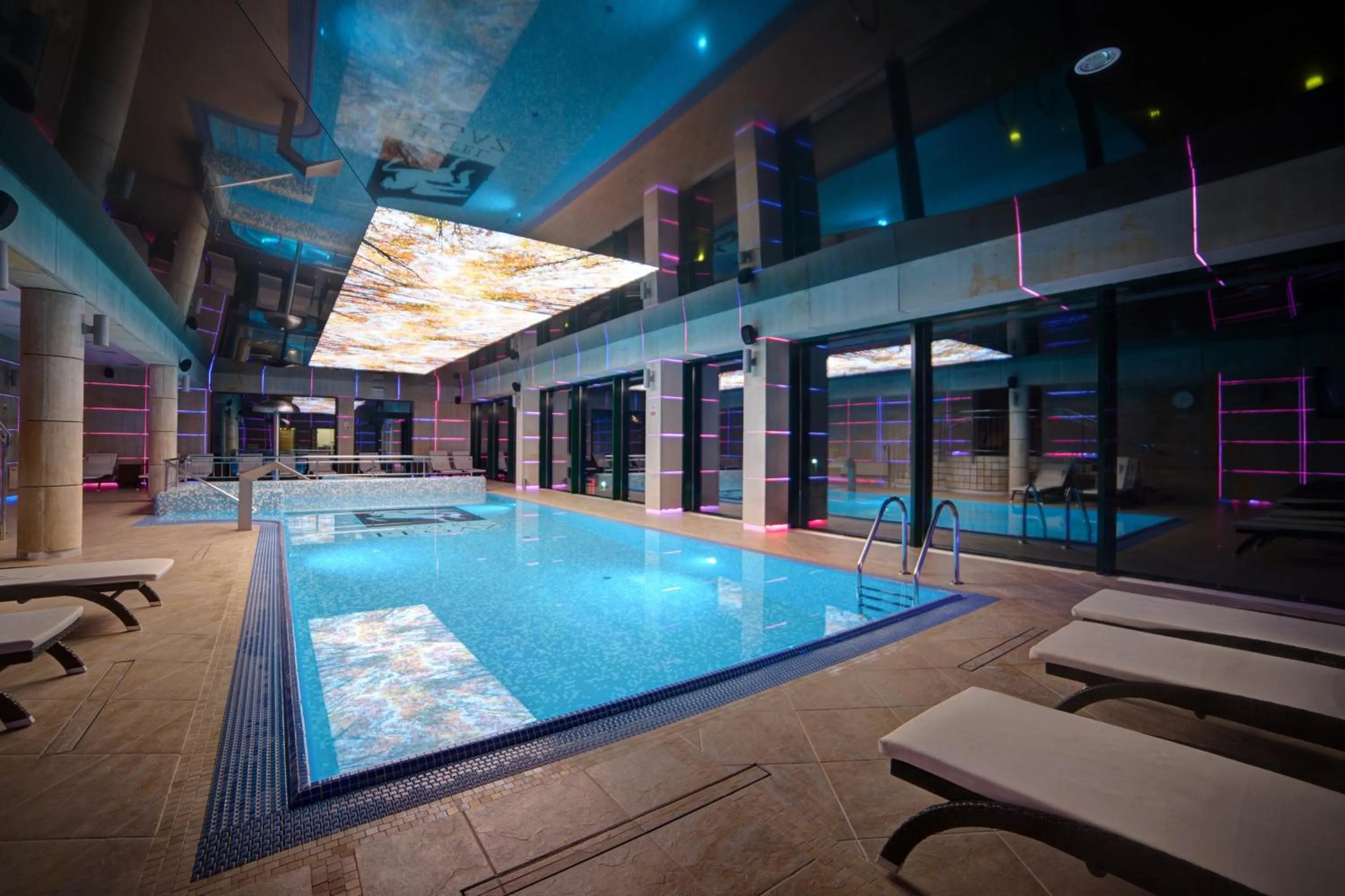 Swimming pool in Hotel Pegaz