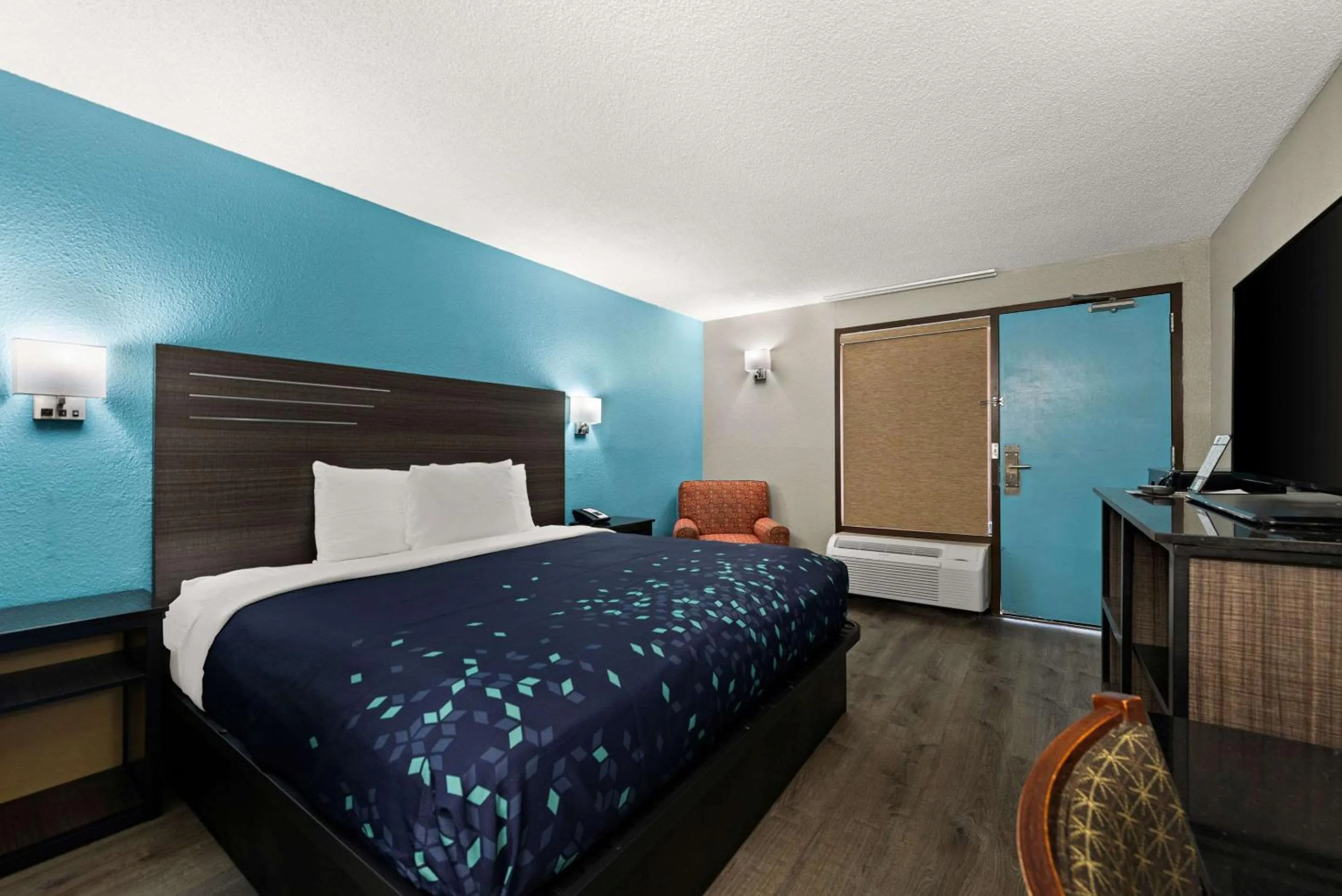 Bedroom, Bed in Rodeway Inn Richmond