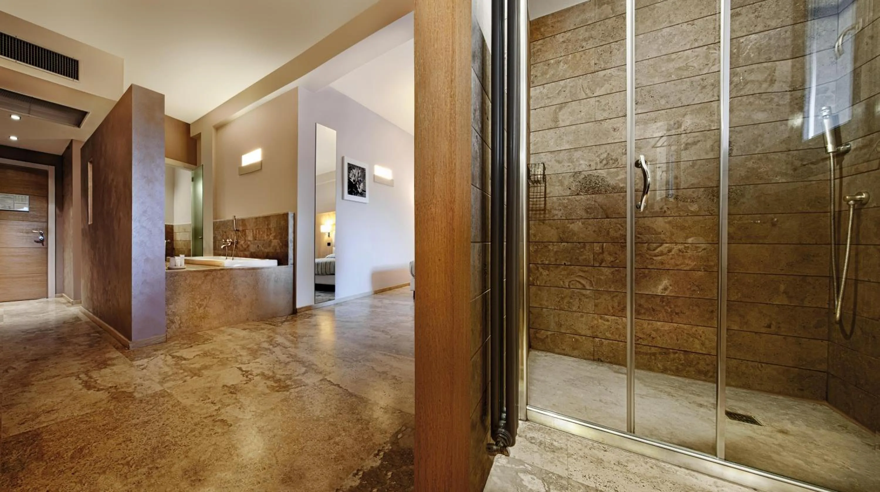 Shower in Basiliani - CDSHotels