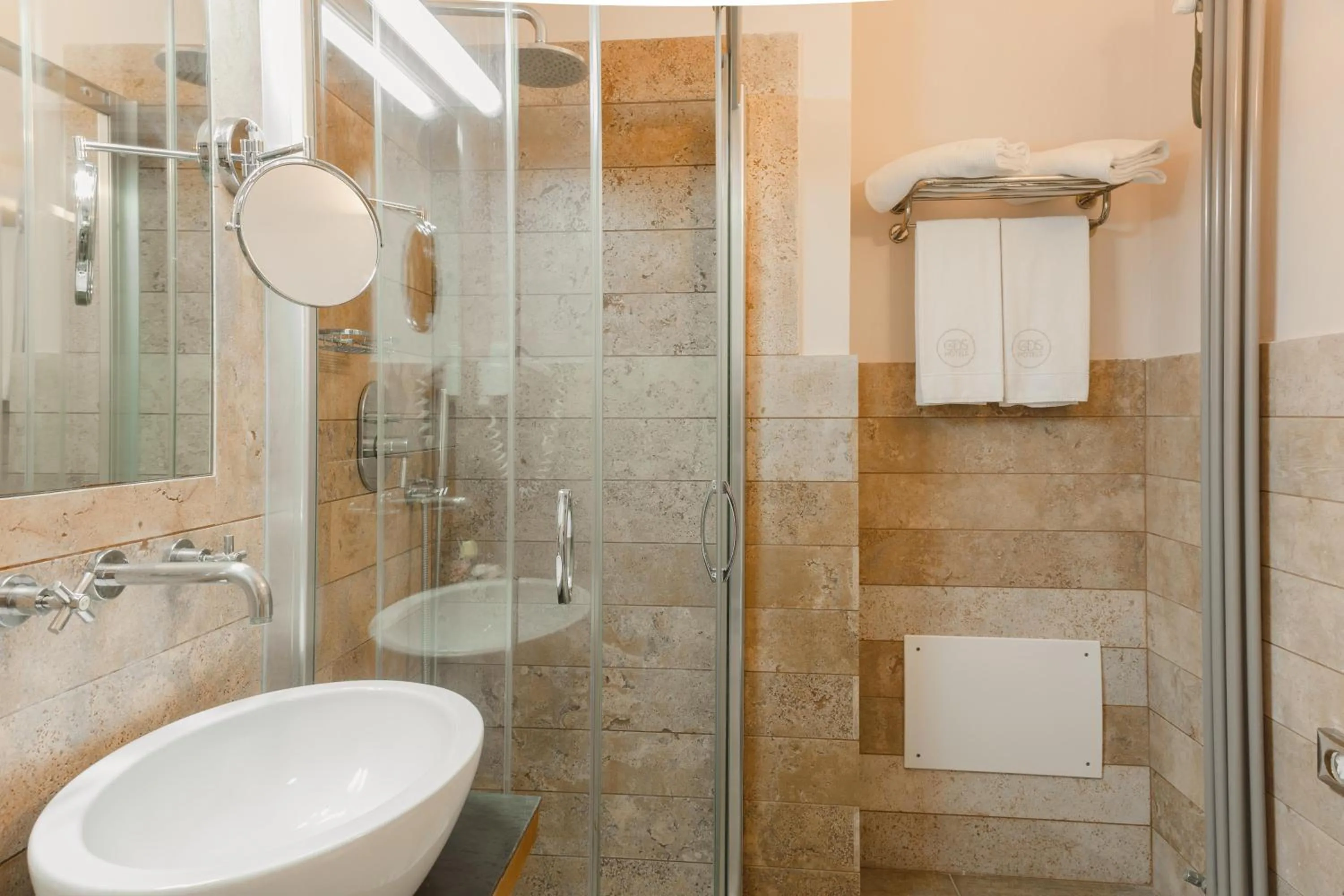 Shower in Basiliani - CDSHotels