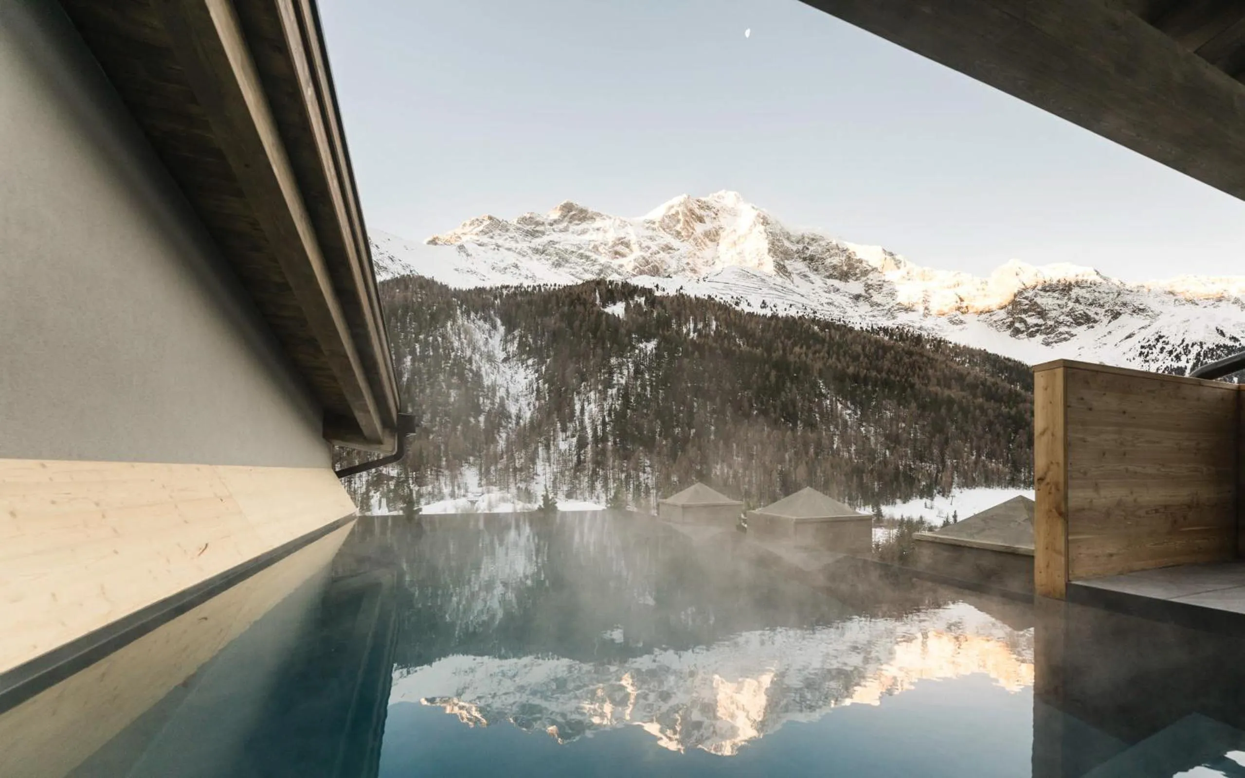 Swimming pool in MyPARADIES