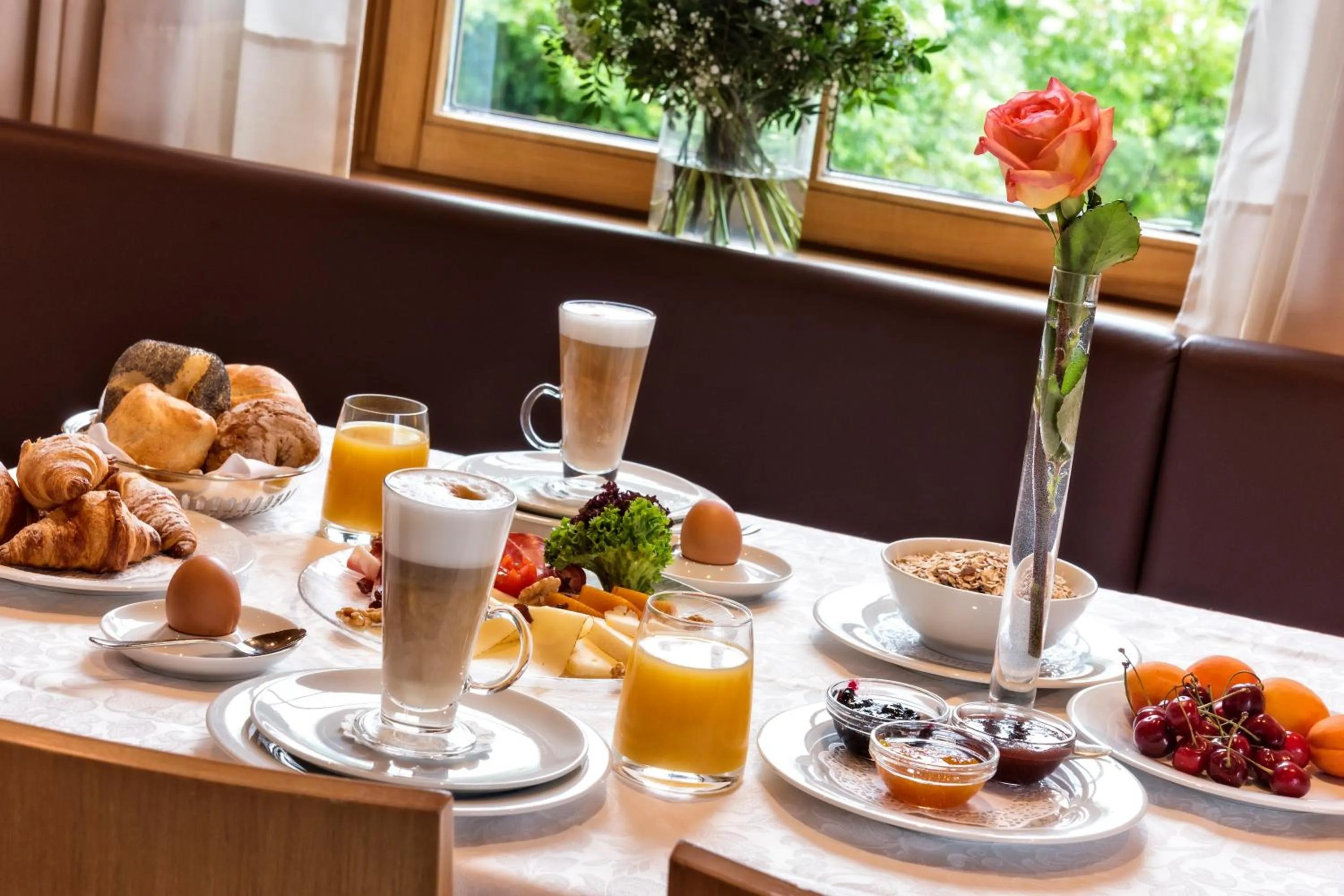 Breakfast in Hotel Post - OlangCard included