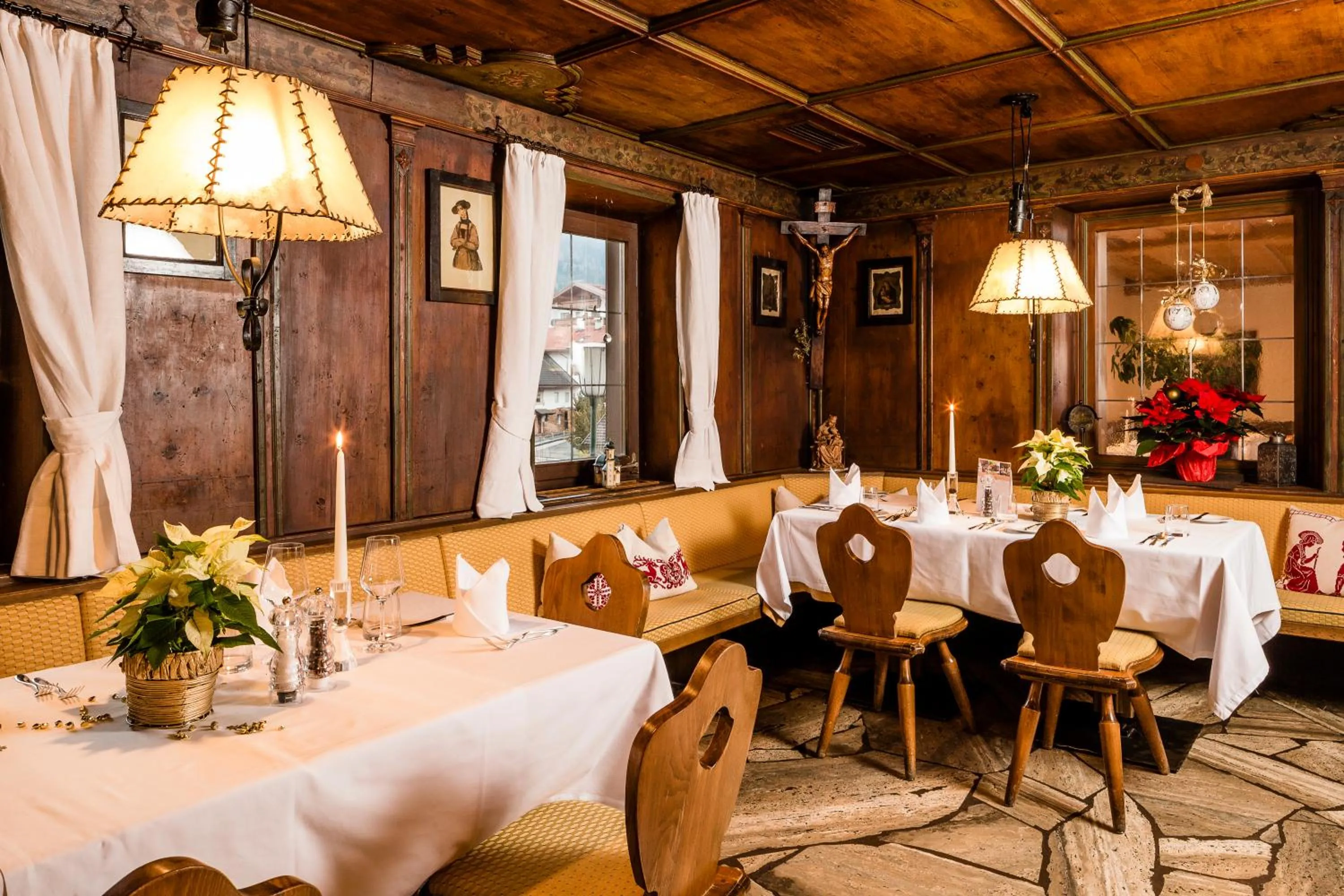 Restaurant/places to eat in Hotel Post - OlangCard included