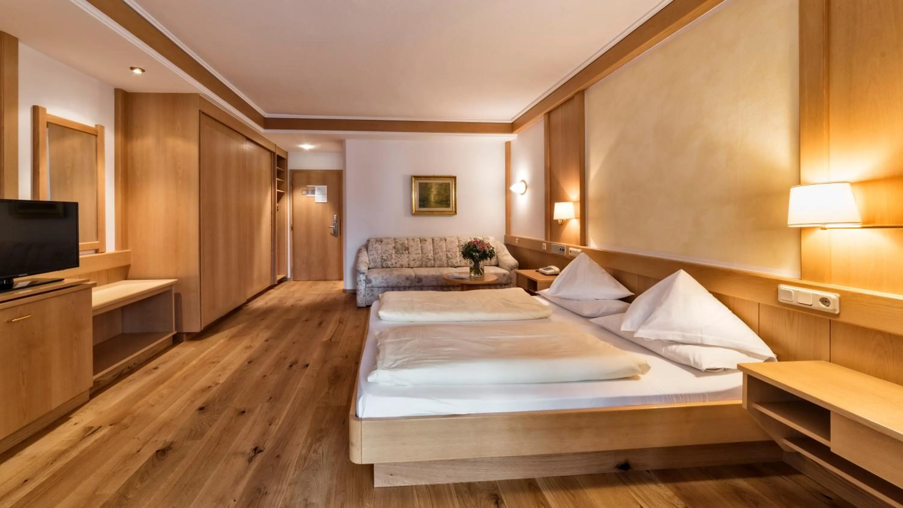 TV and multimedia, Bed in Hotel Post - OlangCard included