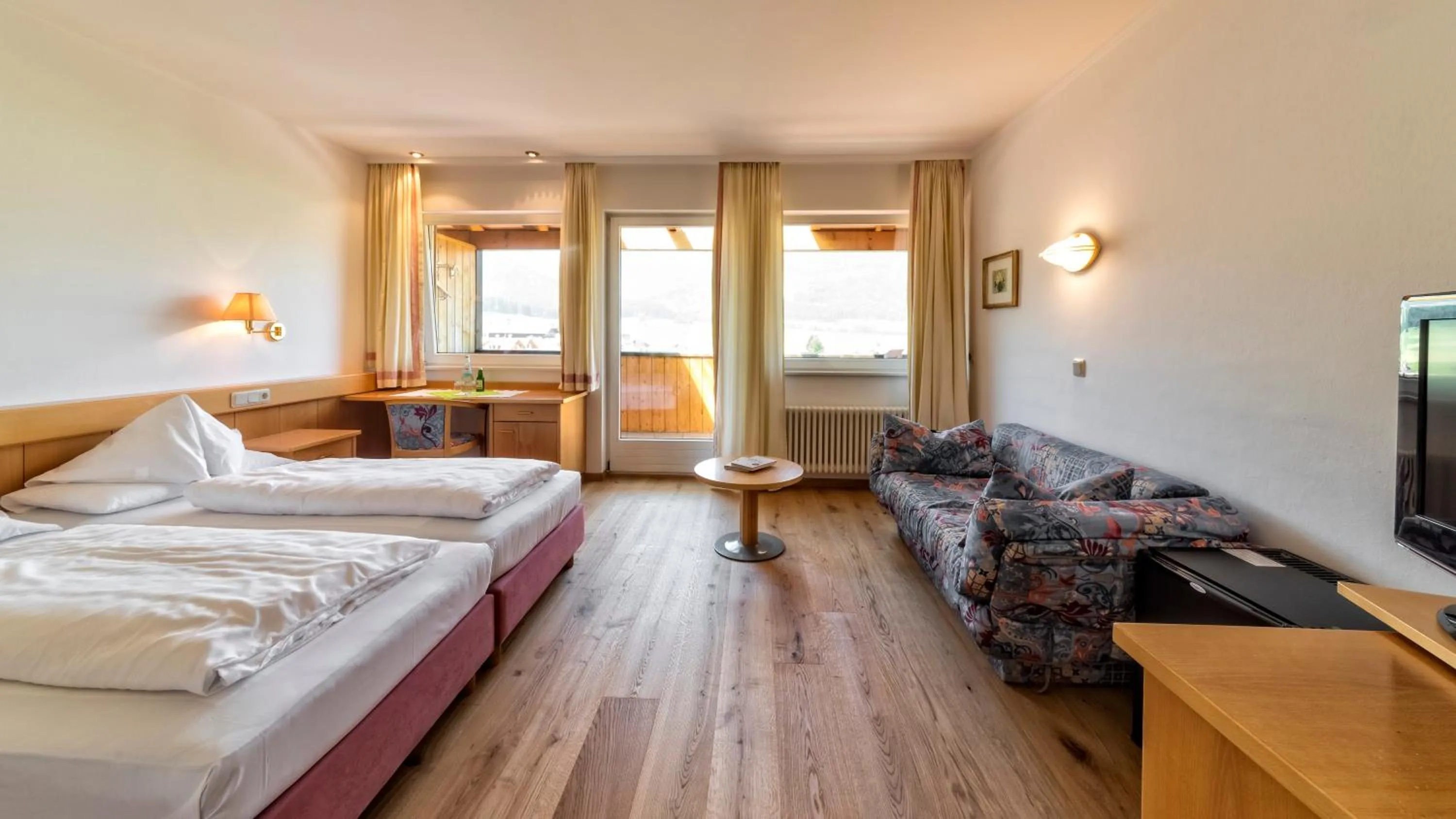 Bedroom, Bed in Hotel Post - Olang