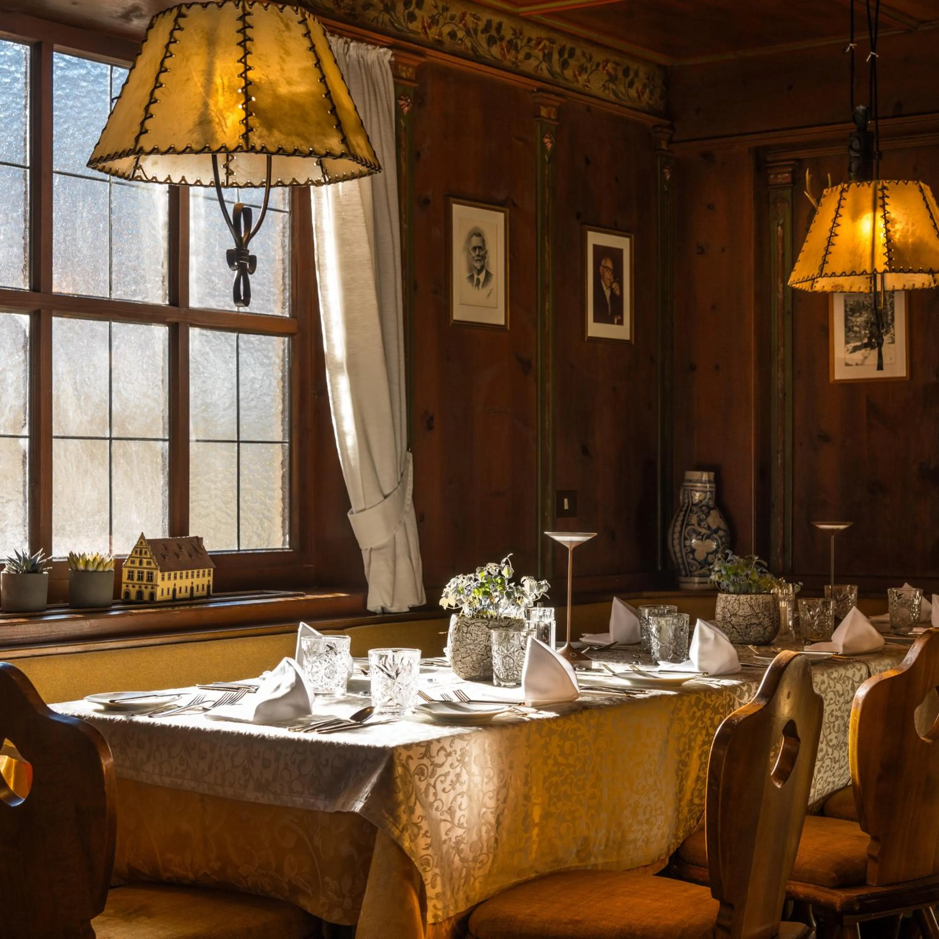 Restaurant/places to eat in Hotel Post - OlangCard included