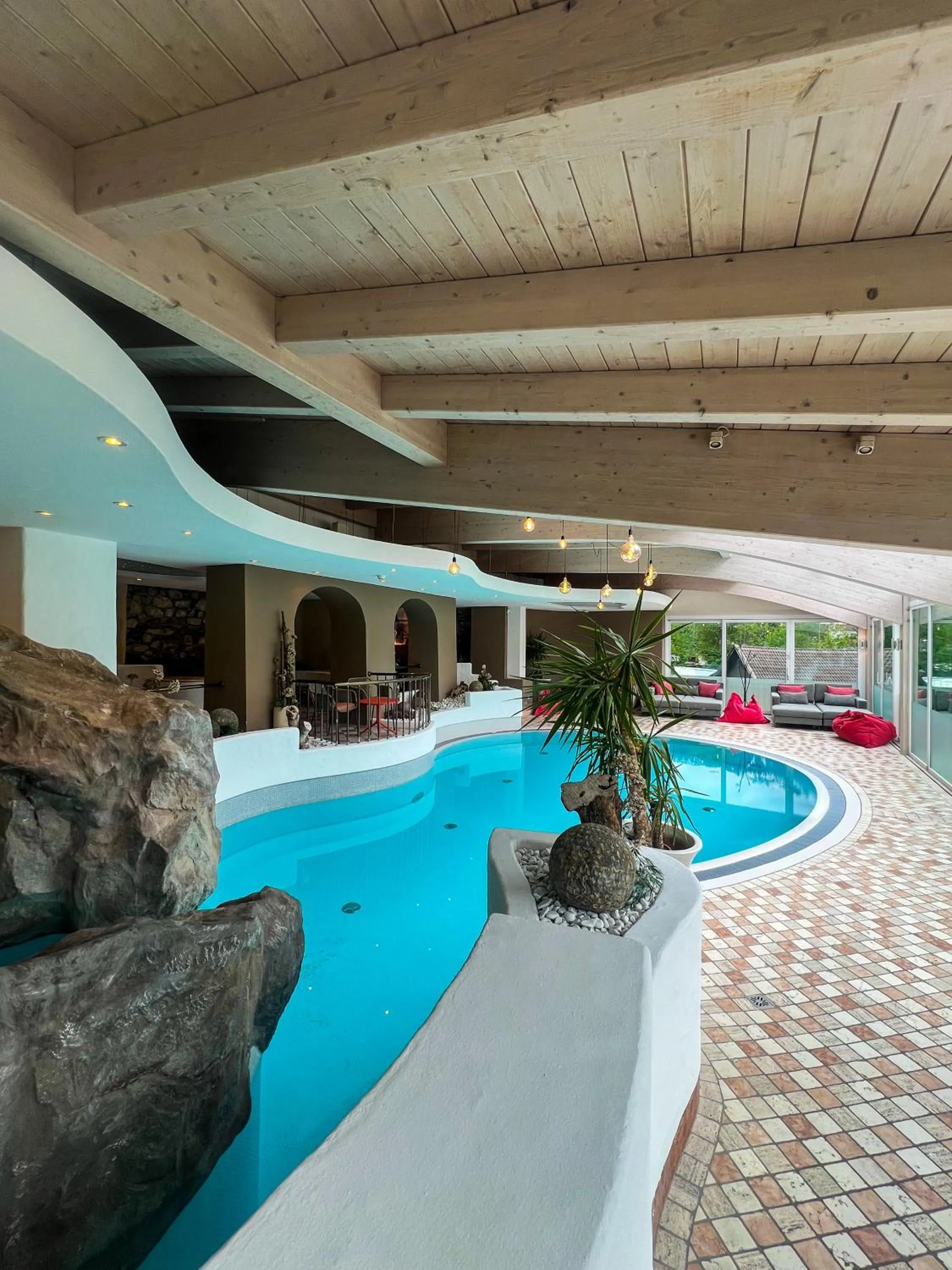 Swimming pool in Hotel Post - OlangCard included