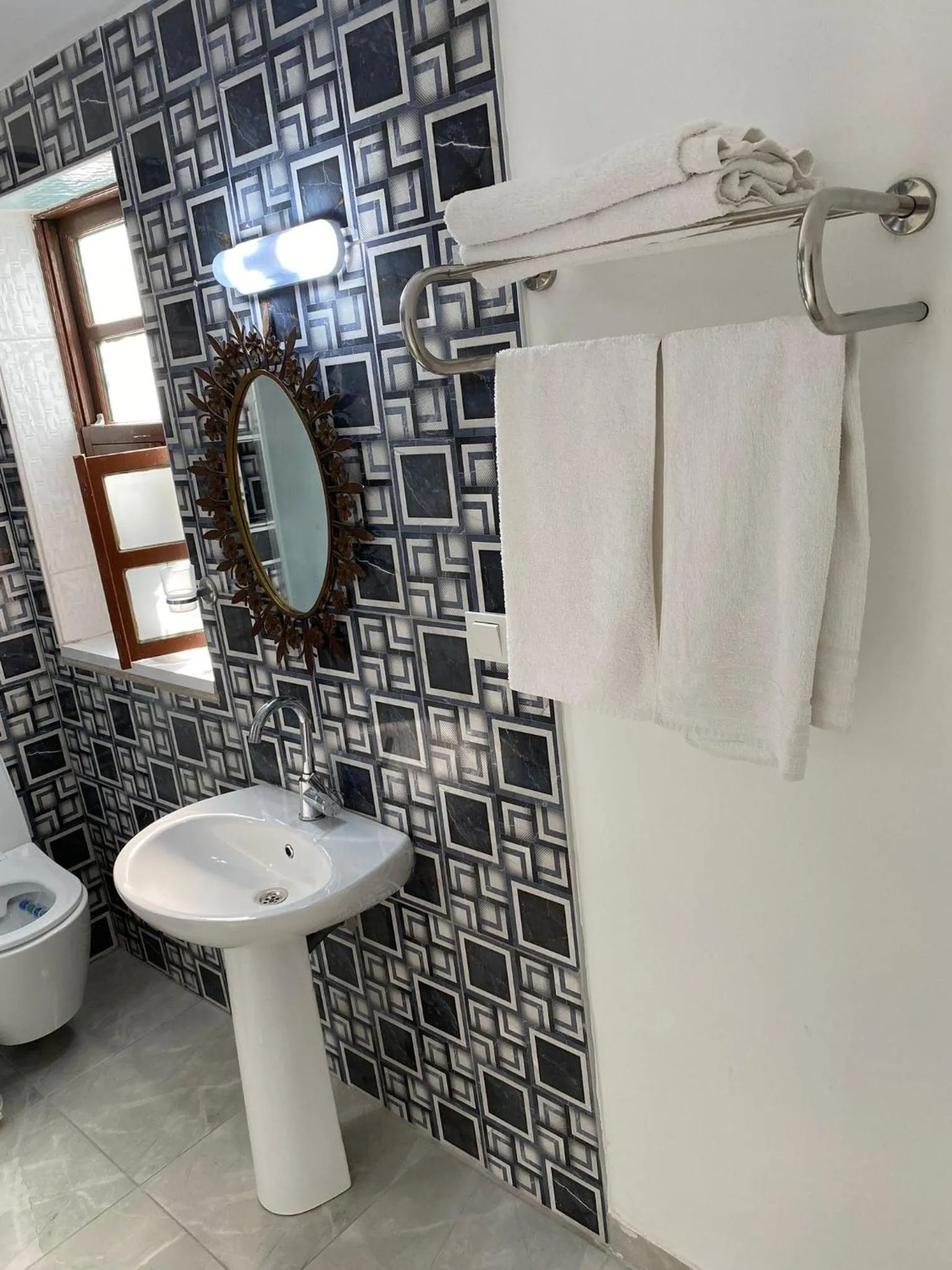 Toilet in Urcu Hotel