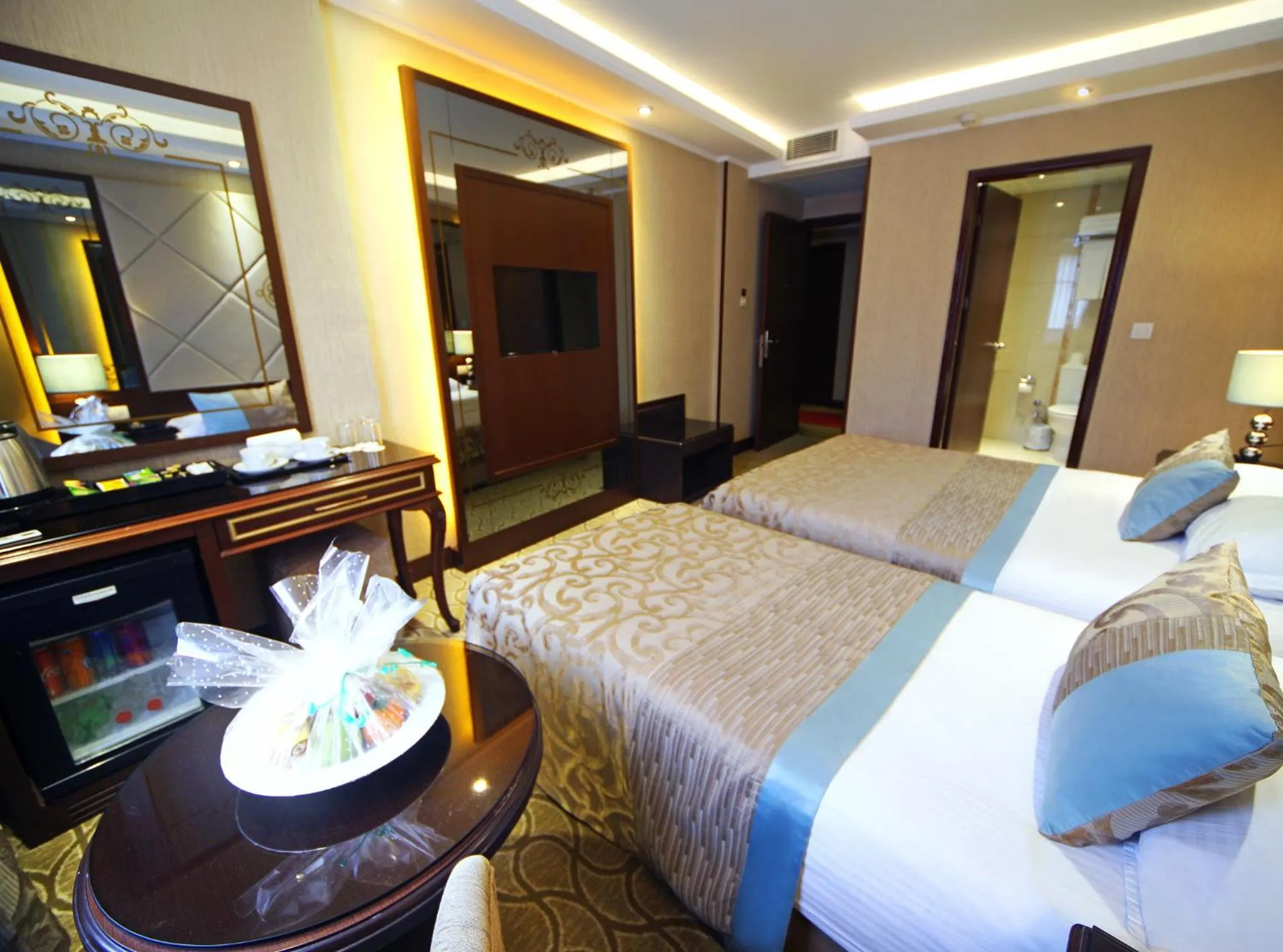 Photo of the whole room, Bed in The Parma Hotel Downtown