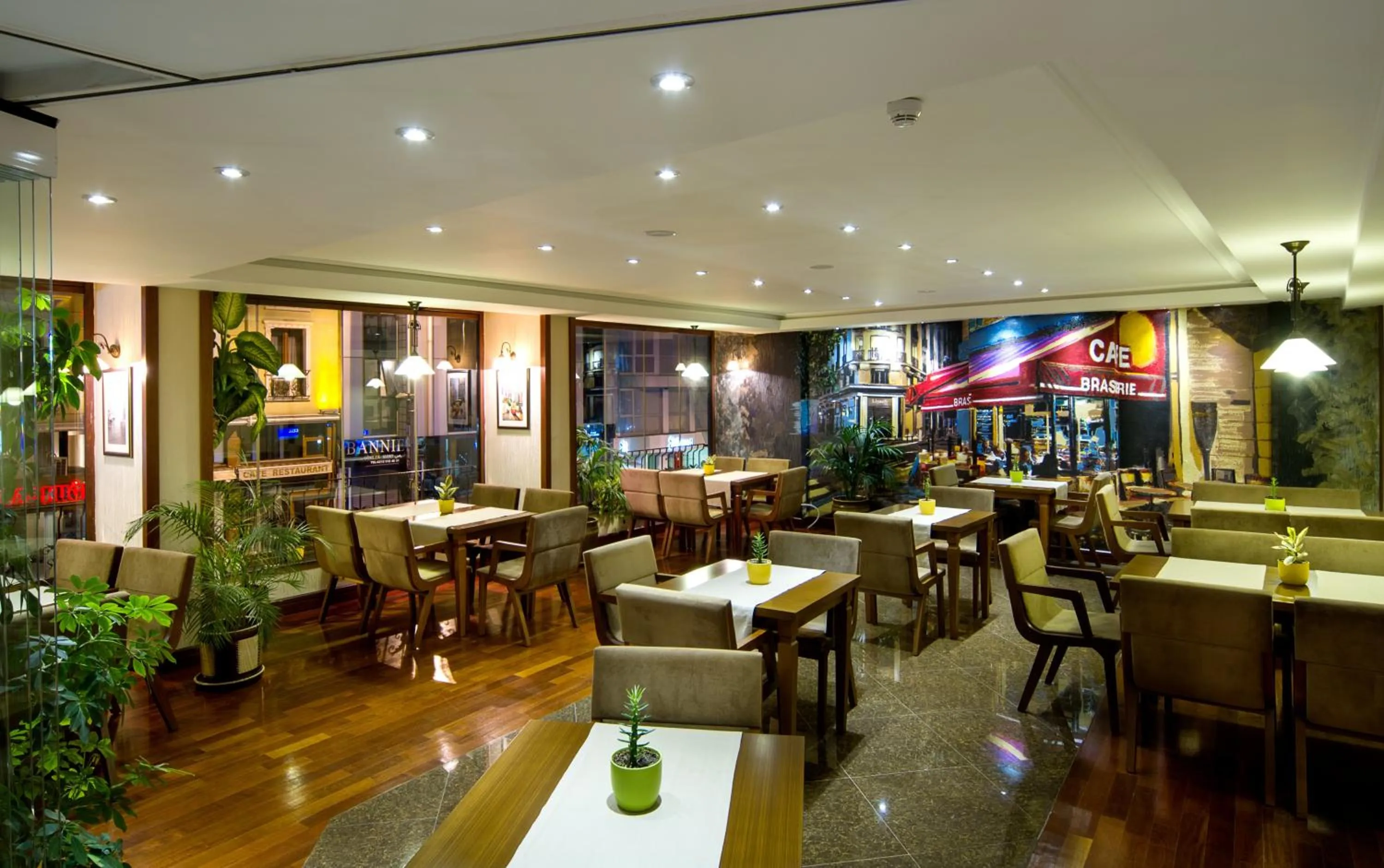 Restaurant/places to eat in The Parma Hotel Downtown