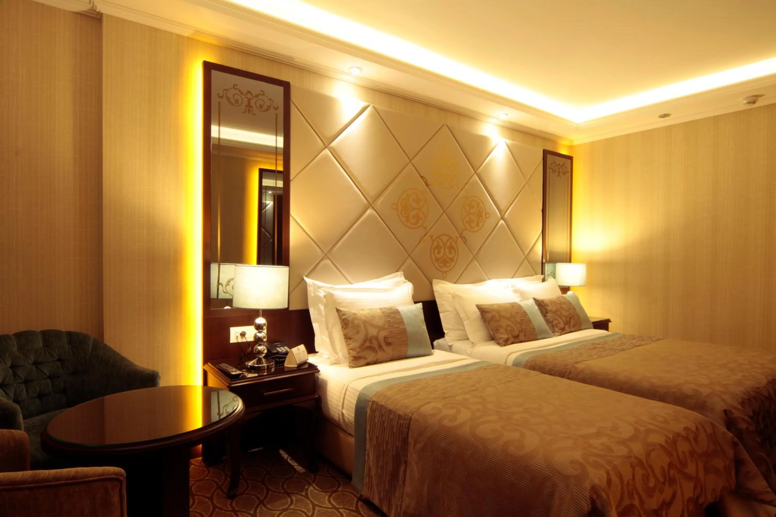 Photo of the whole room, Bed in The Parma Hotel Downtown