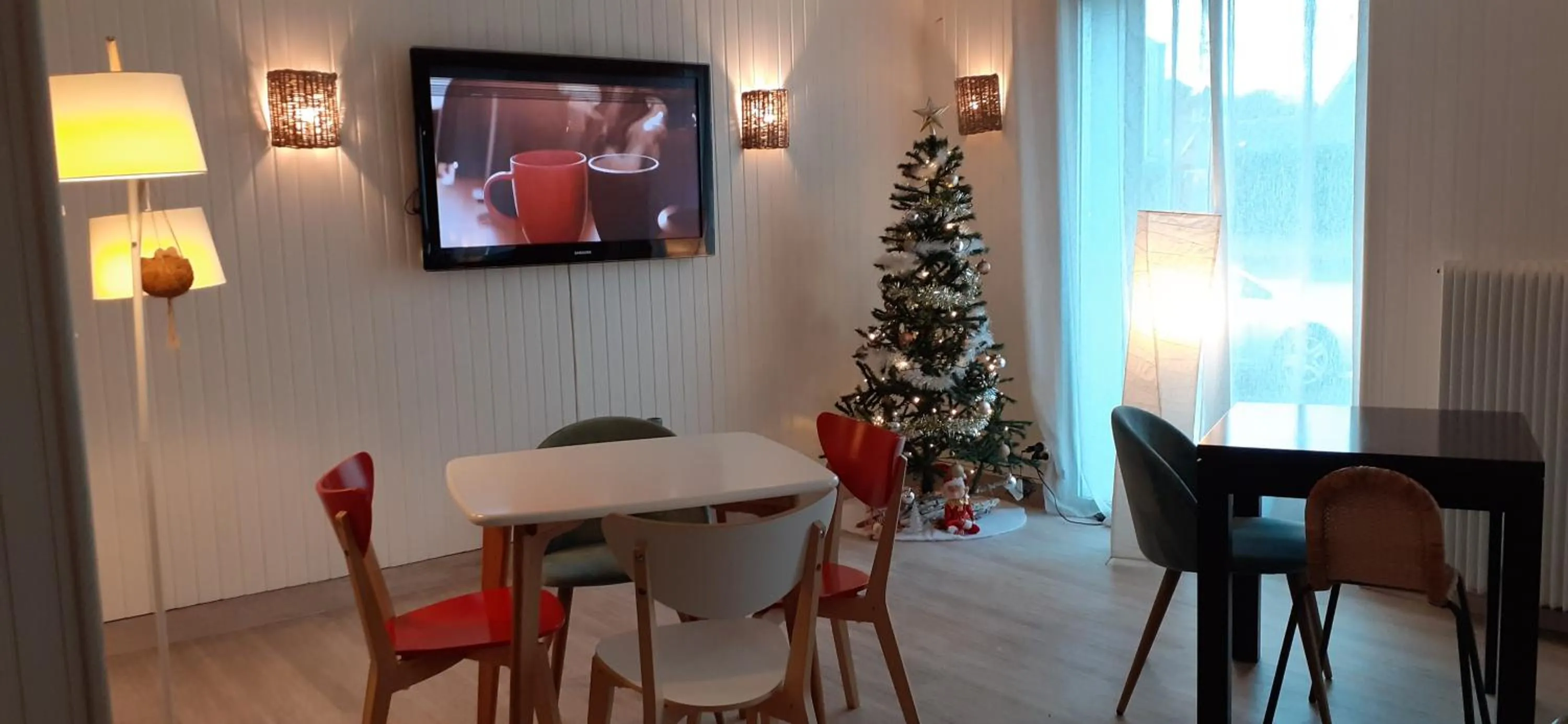 Seating area in Fuzei Hôtel Lorient-Lanester