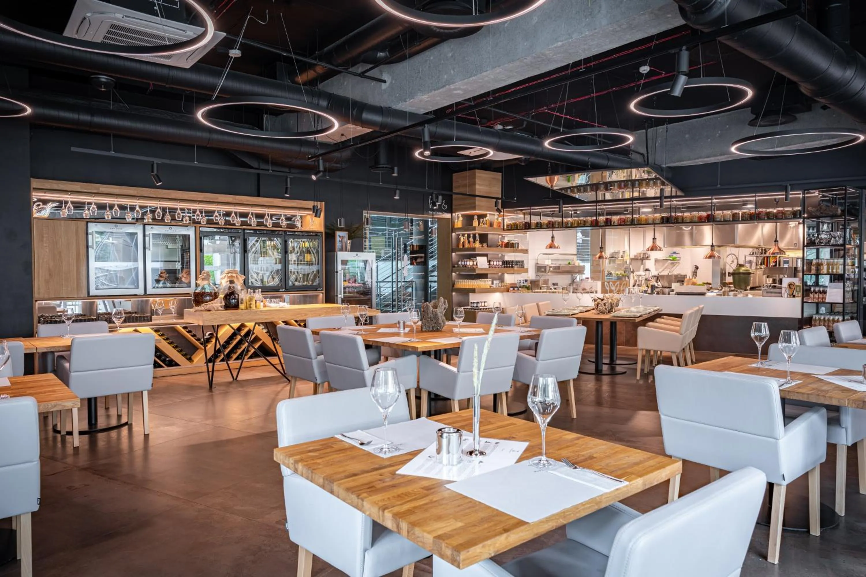 Restaurant/places to eat in HAVET Hotel Resort & Spa