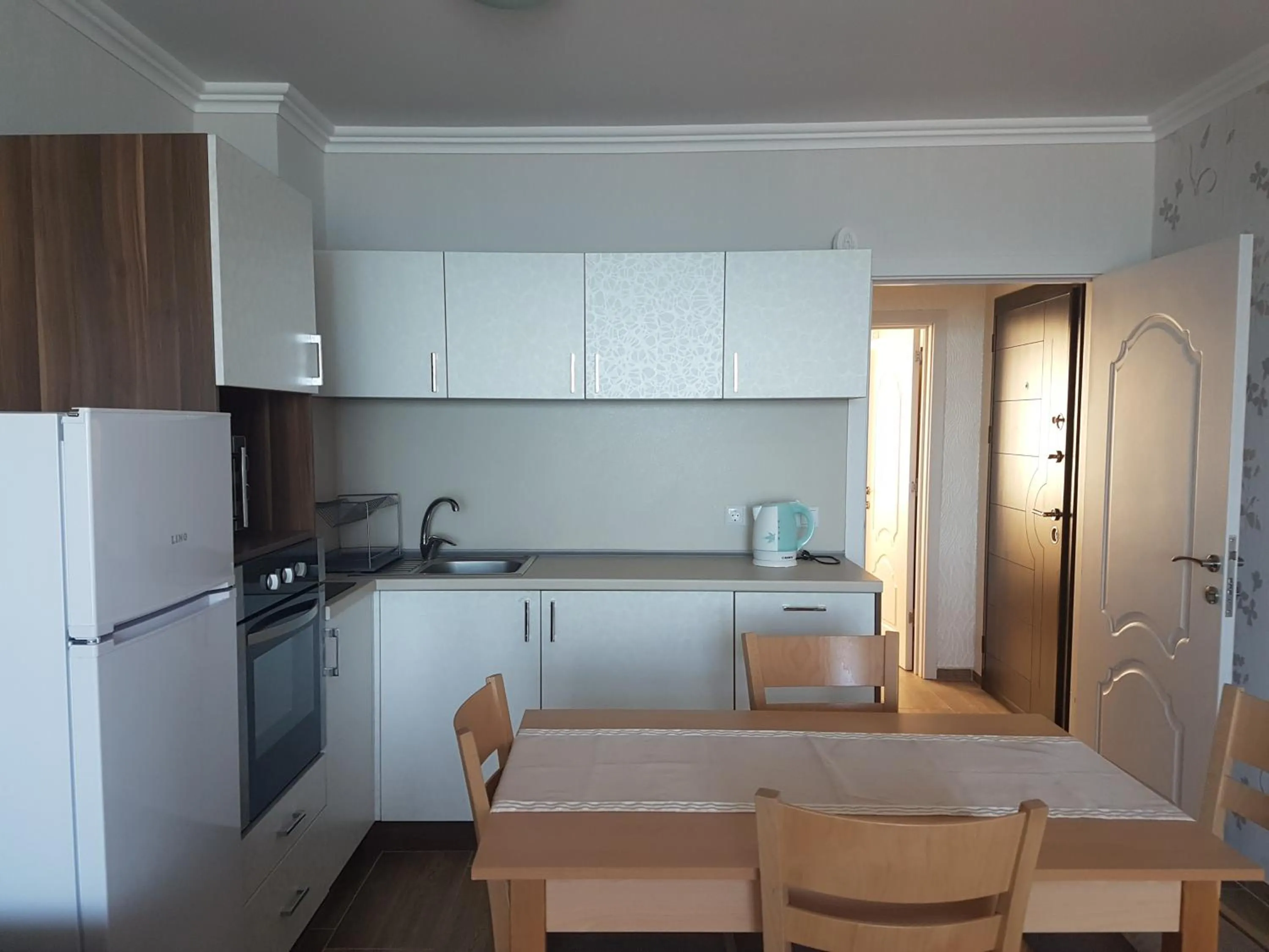 Deluxe One-Bedroom Apartment with Sea View in Apart Hotel Iglika