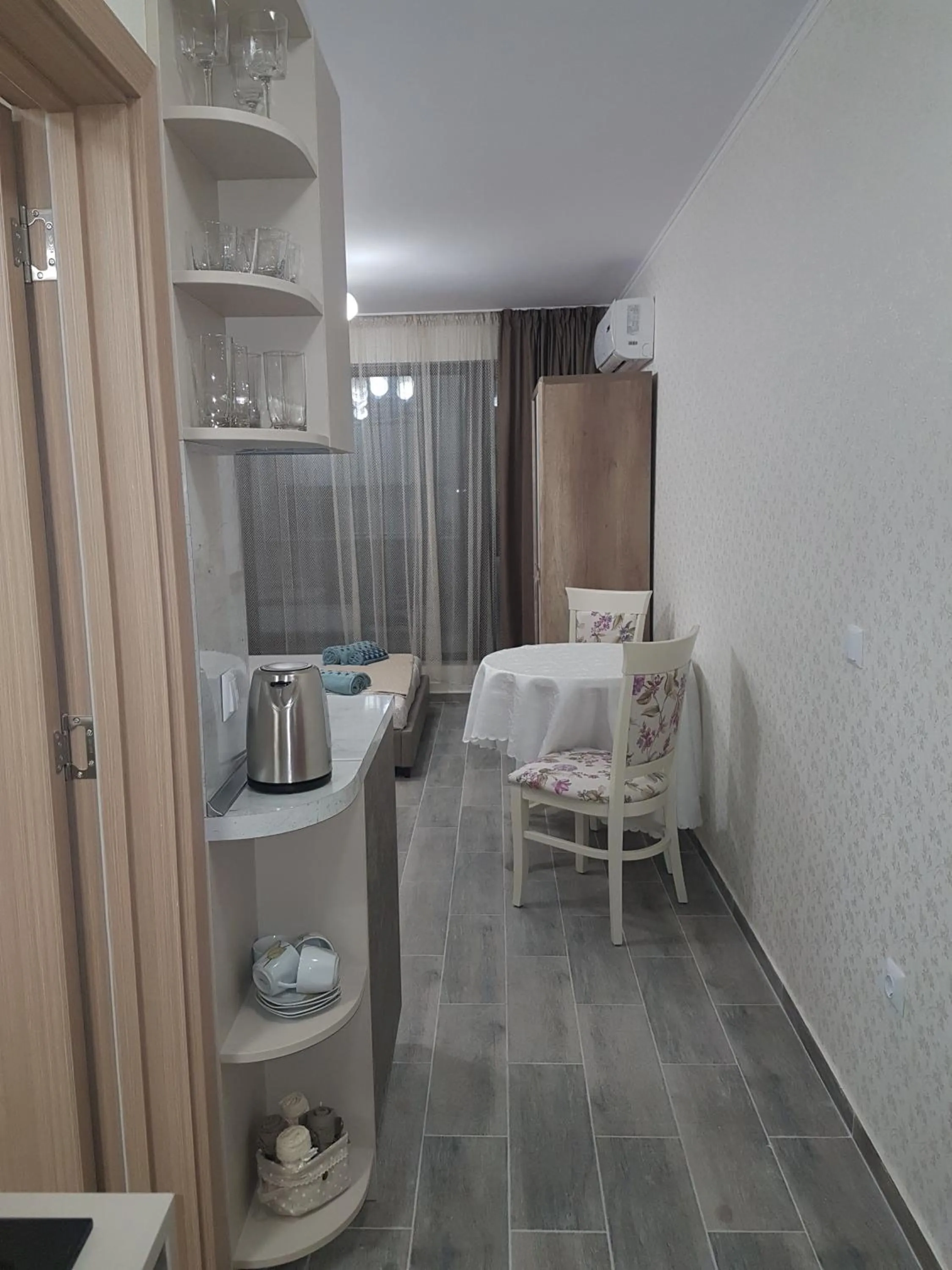 Deluxe Two-Bedroom Apartment with Sea View in Apart Hotel Iglika