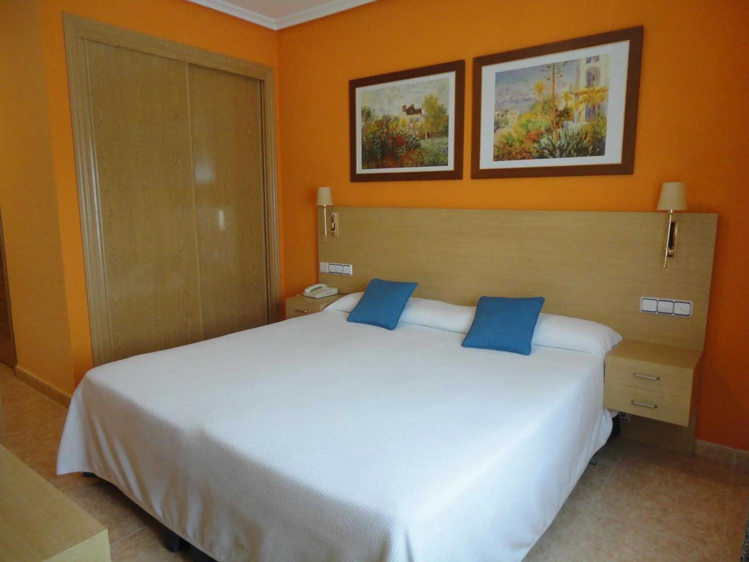 Photo of the whole room, Bed in Hotel Mirador