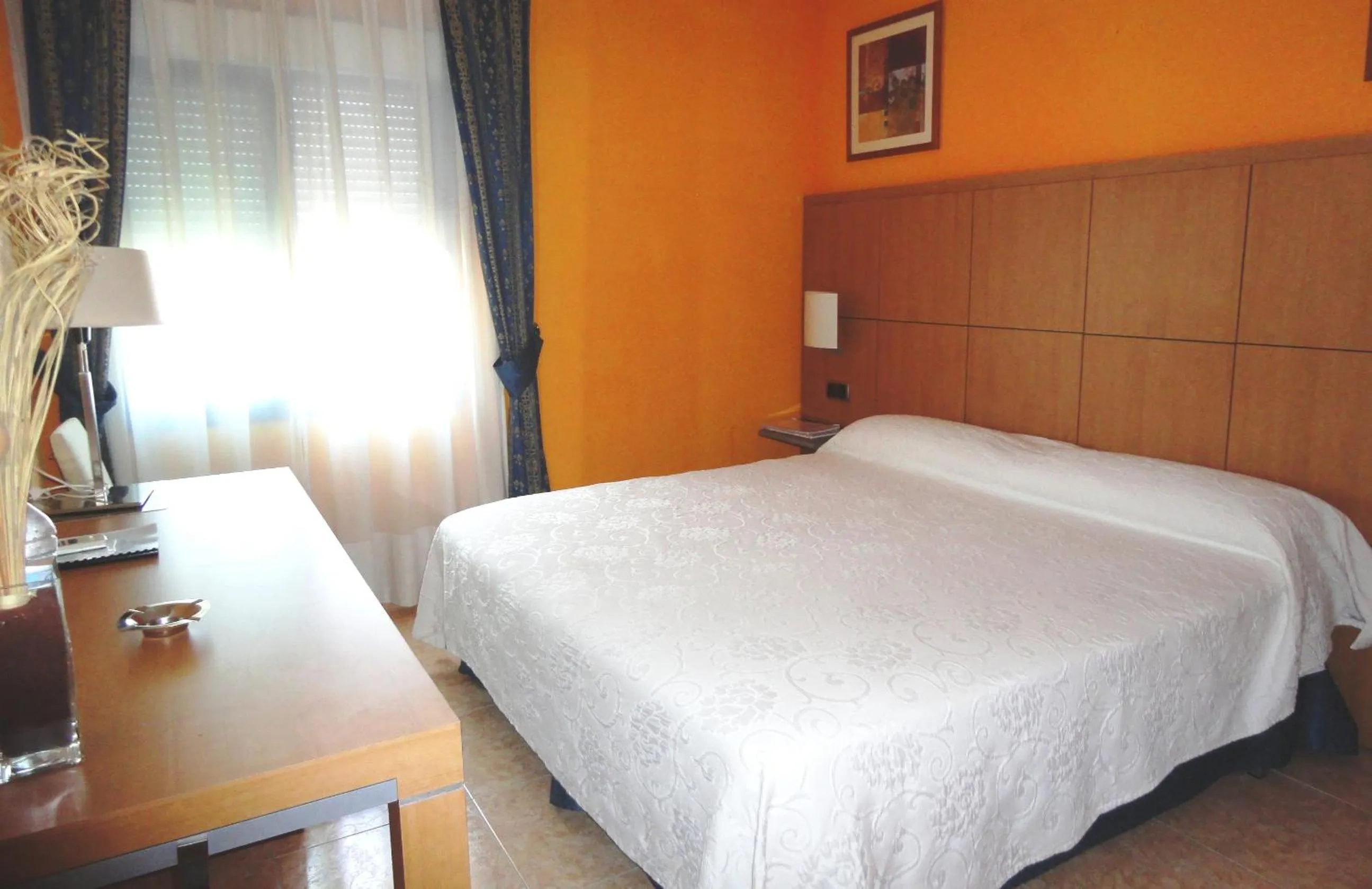 Photo of the whole room, Bed in Hotel Mirador