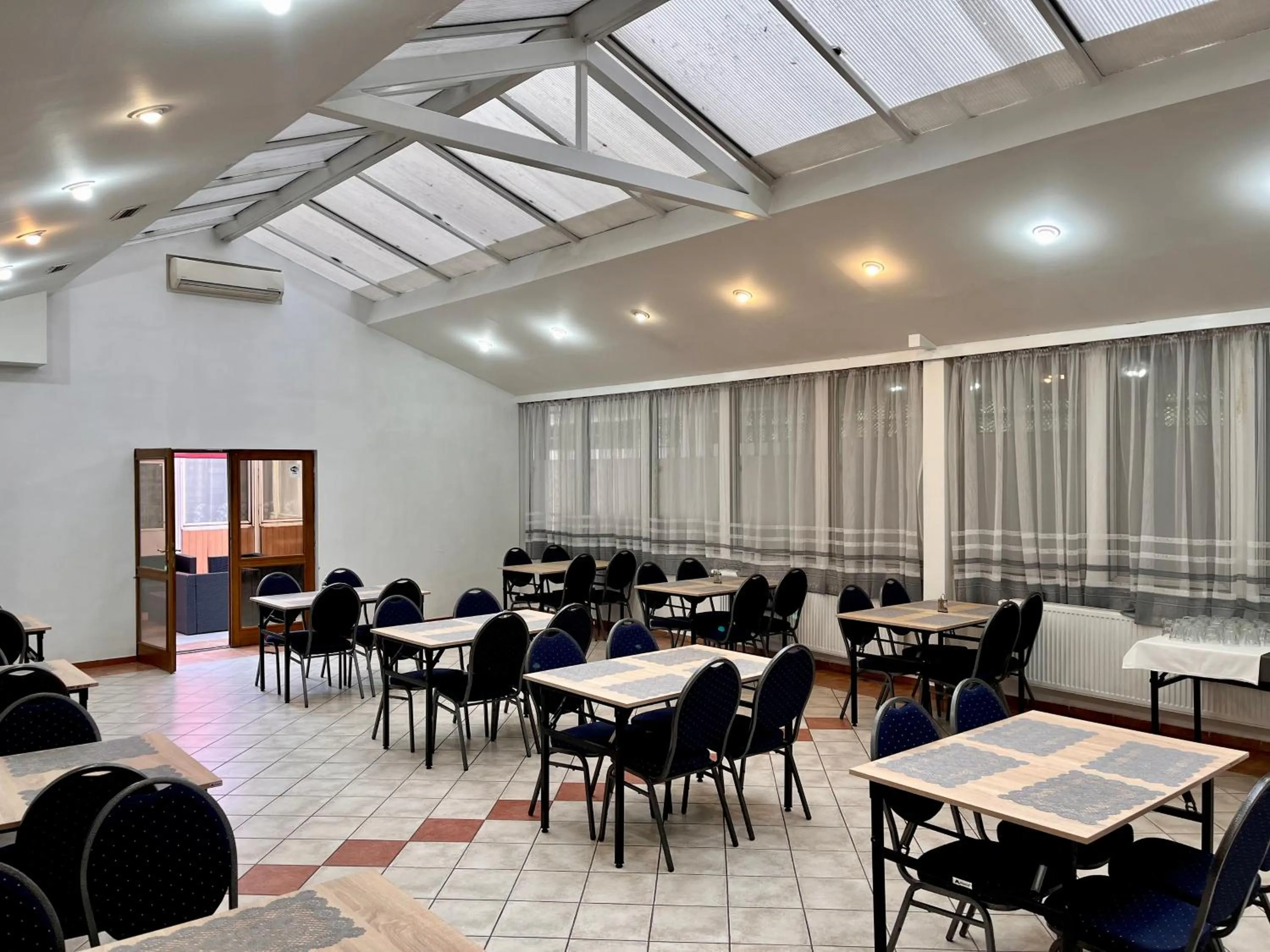 Breakfast in Hotel Akadémia